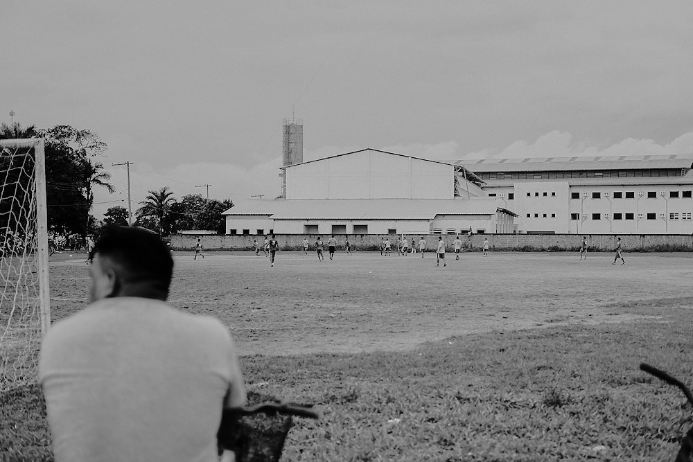 Fujifilm X-E2 sample photo. Late afternoon football photography
