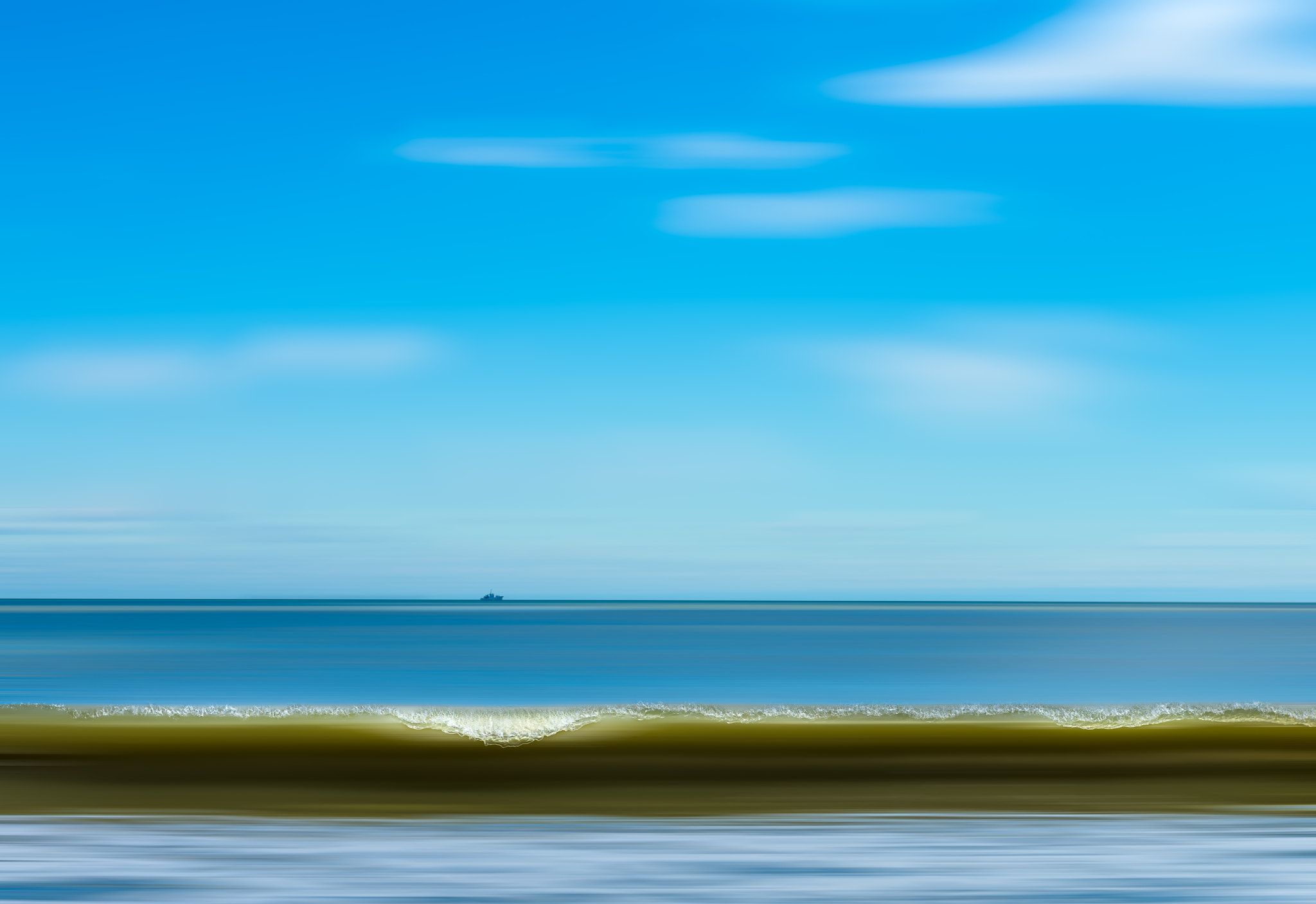 Nikon AF-S Nikkor 24-70mm F2.8G ED sample photo. On the horizon photography