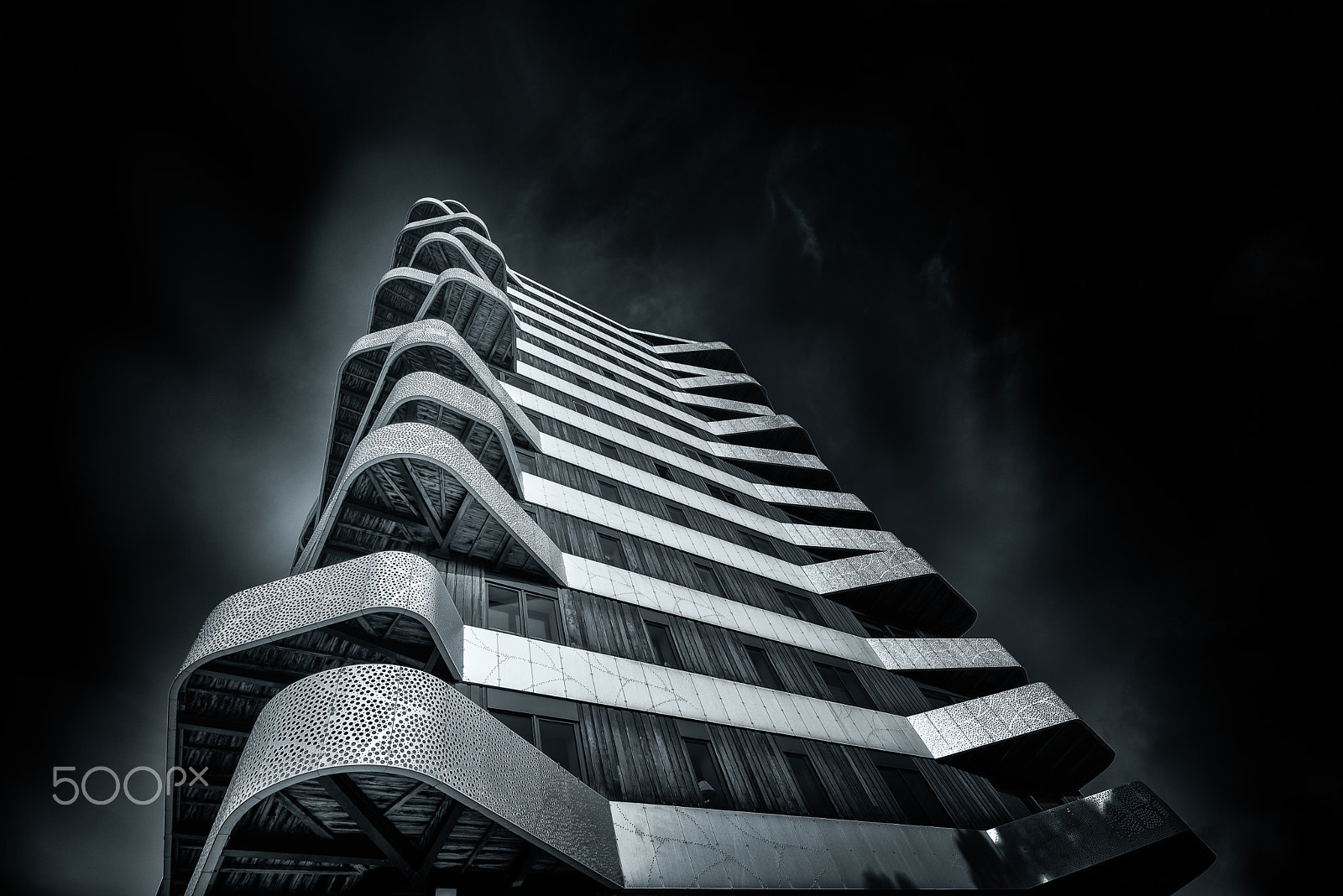 Tokina AT-X Pro 11-16mm F2.8 DX sample photo. Deep blue photography