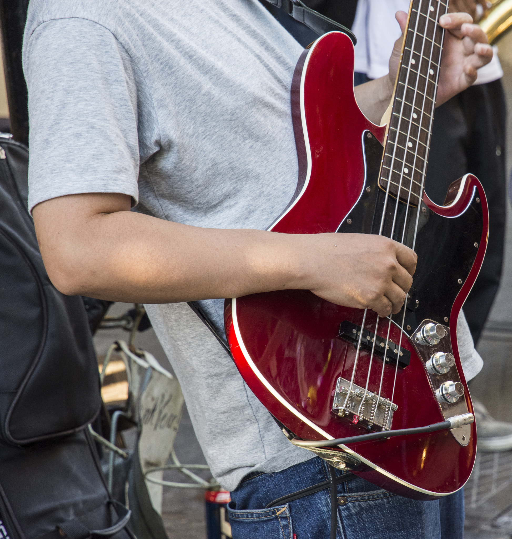 Nikon D7200 sample photo. Bourbon street bass player photography
