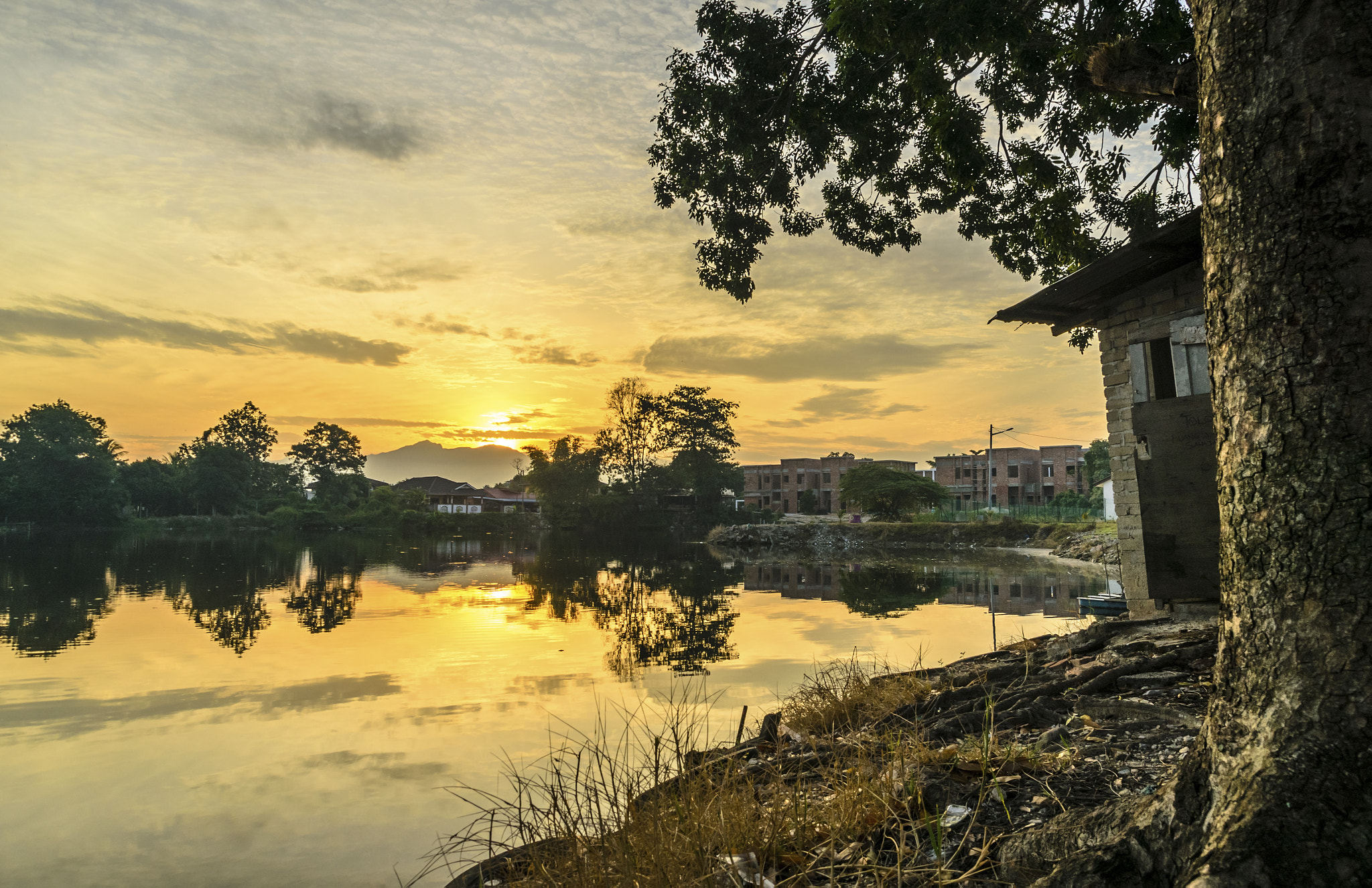 Nikon D7000 sample photo. Beautiful sunrise by the lake photography
