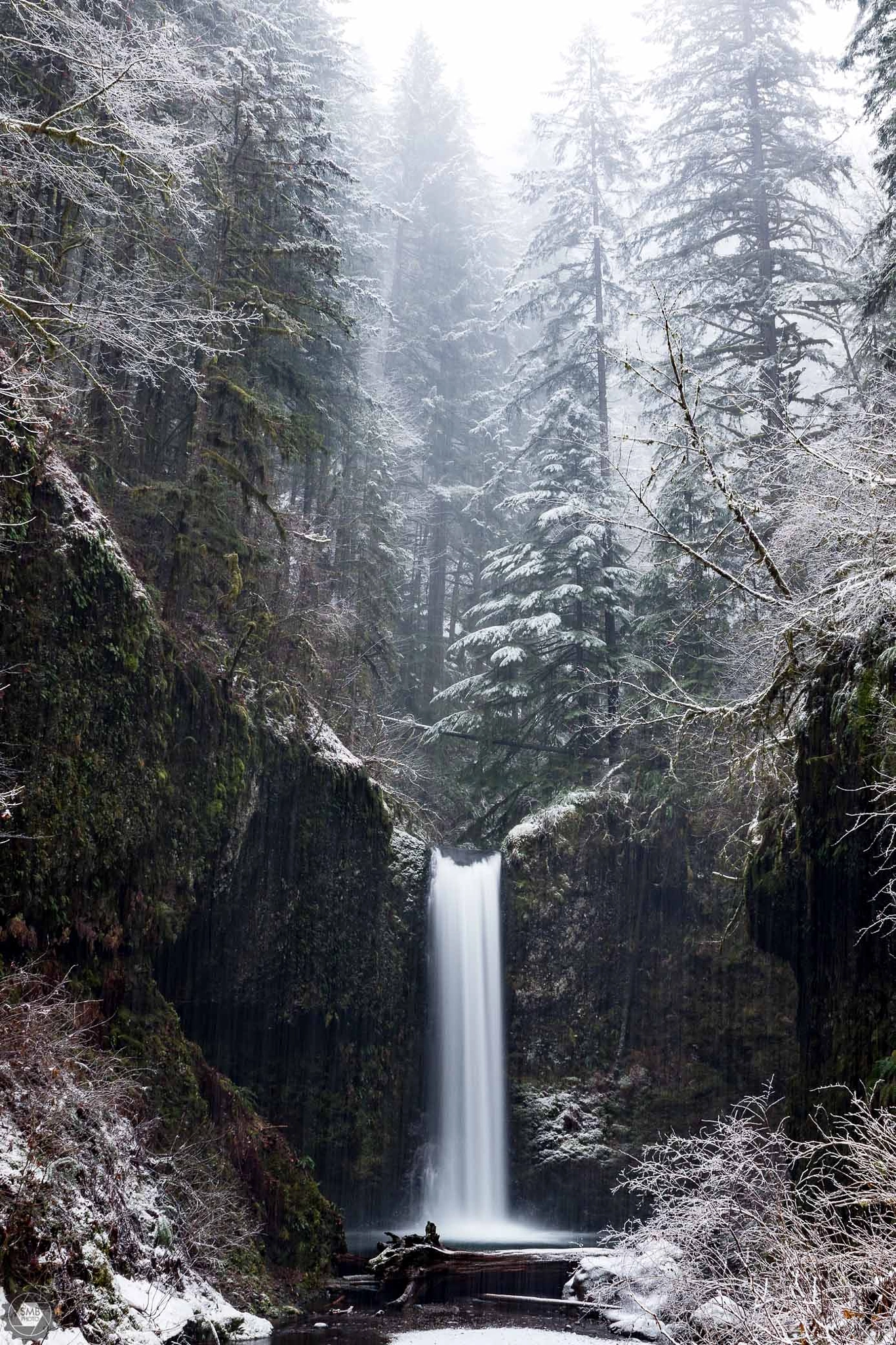 Canon EF 24-70mm F2.8L USM sample photo. Solitary falls photography