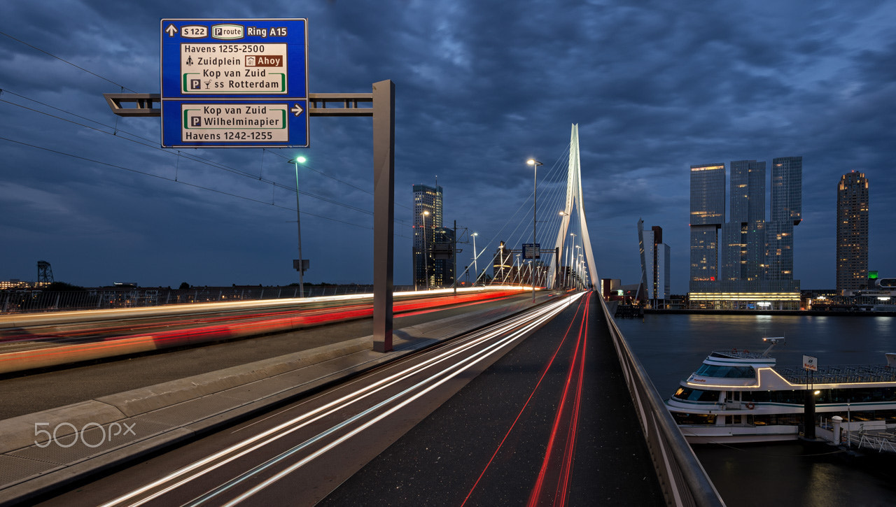 Nikon AF-S Nikkor 17-35mm F2.8D ED-IF sample photo. On the bridge photography