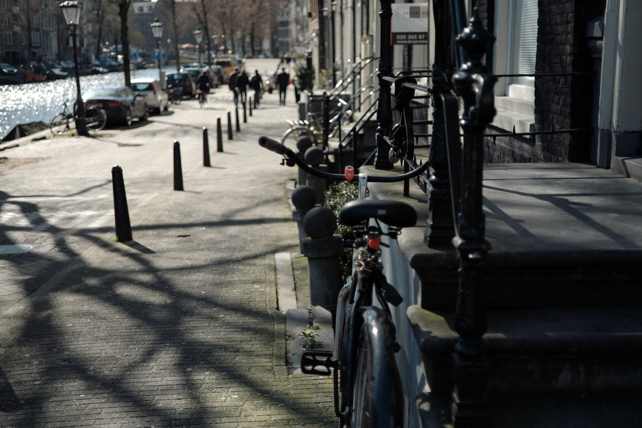 ZEISS Touit 32mm F1.8 sample photo. Bike at water in amsterdam 2017(11) photography