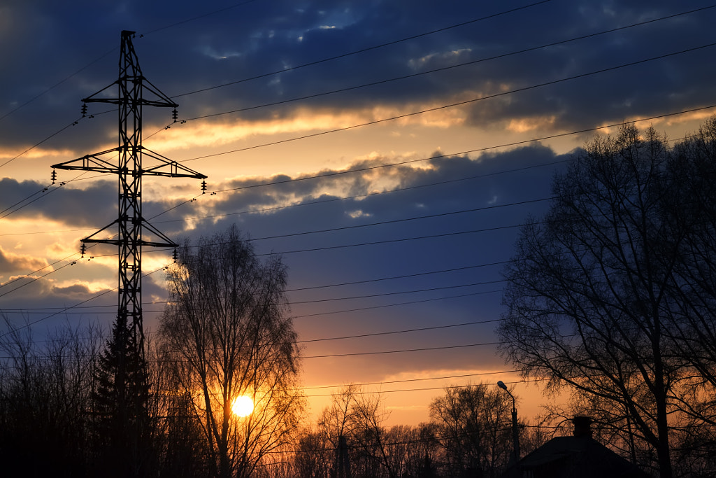 sunset in the wires by Nick Patrin on 500px.com