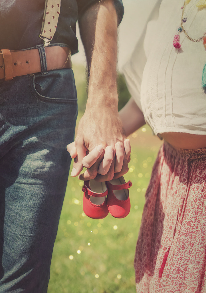 creative couple maternity photography