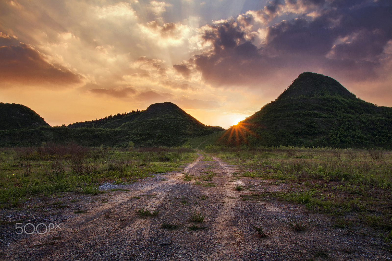 Canon EOS 650D (EOS Rebel T4i / EOS Kiss X6i) sample photo. Mountain road photography
