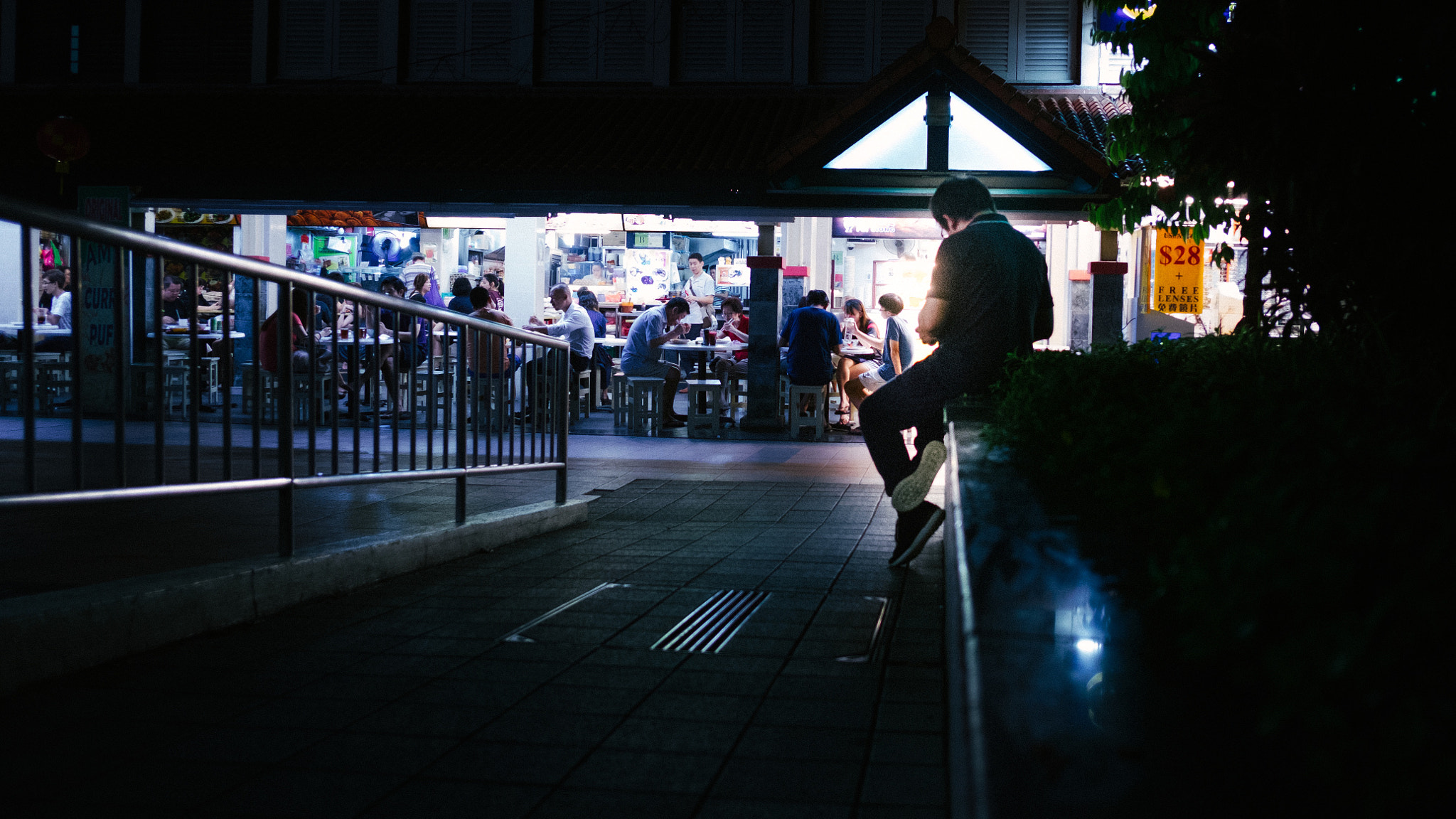 Fujifilm X-Pro1 sample photo. Night at streetmarket photography