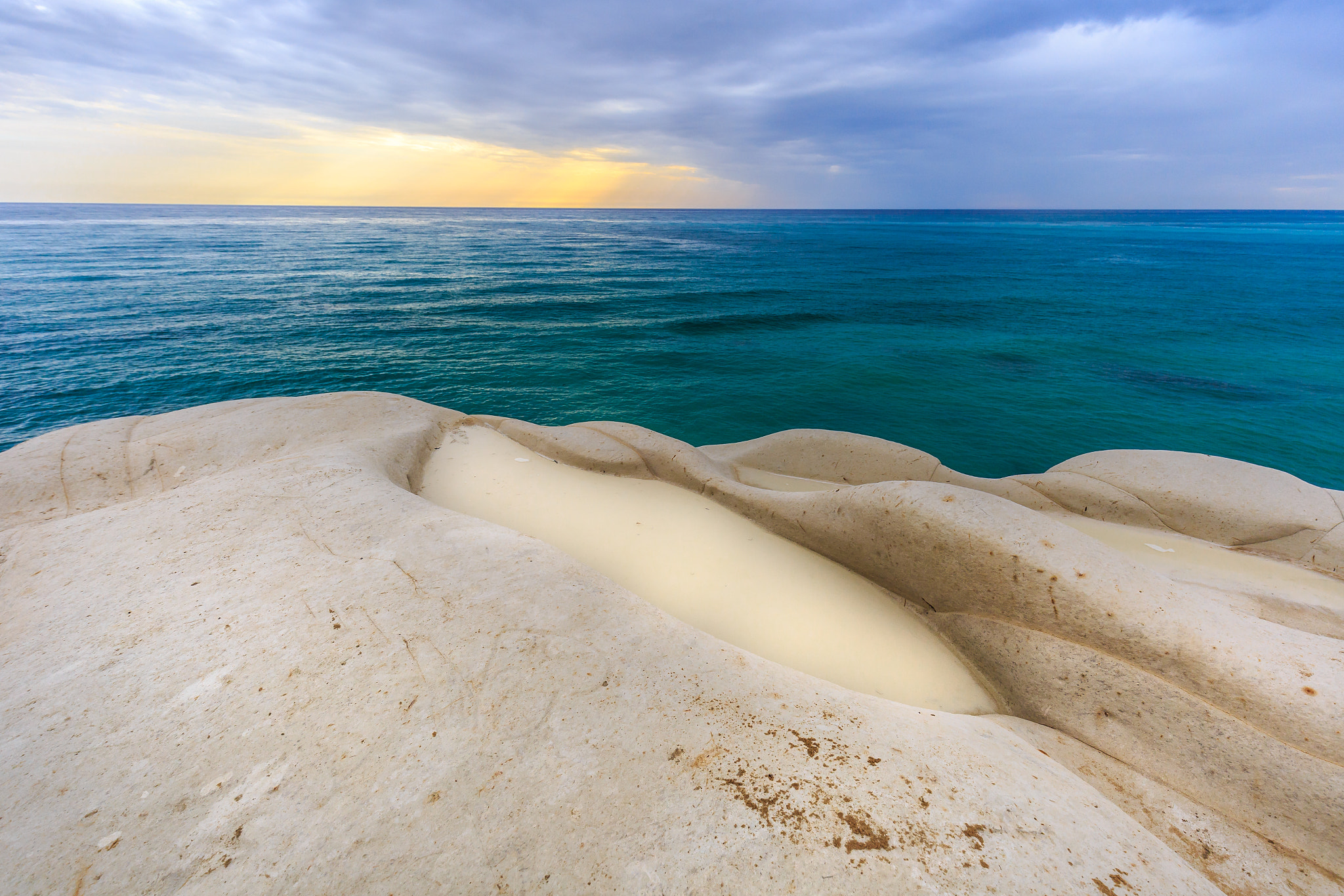 Canon EF 16-35mm F4L IS USM sample photo. Landscape photography