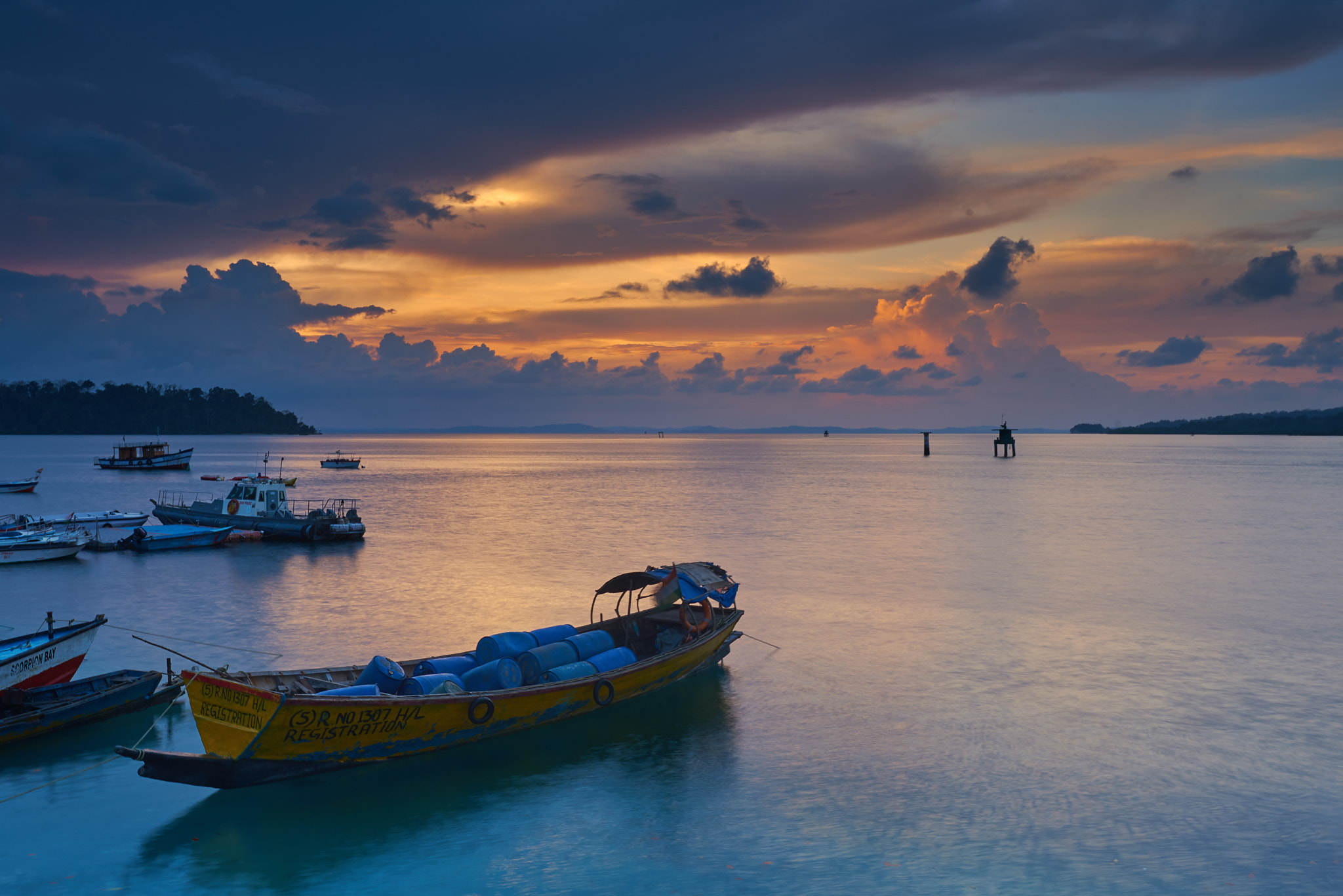 Nikon AF-S Nikkor 16-35mm F4G ED VR sample photo. Andaman sunset over its docks photography