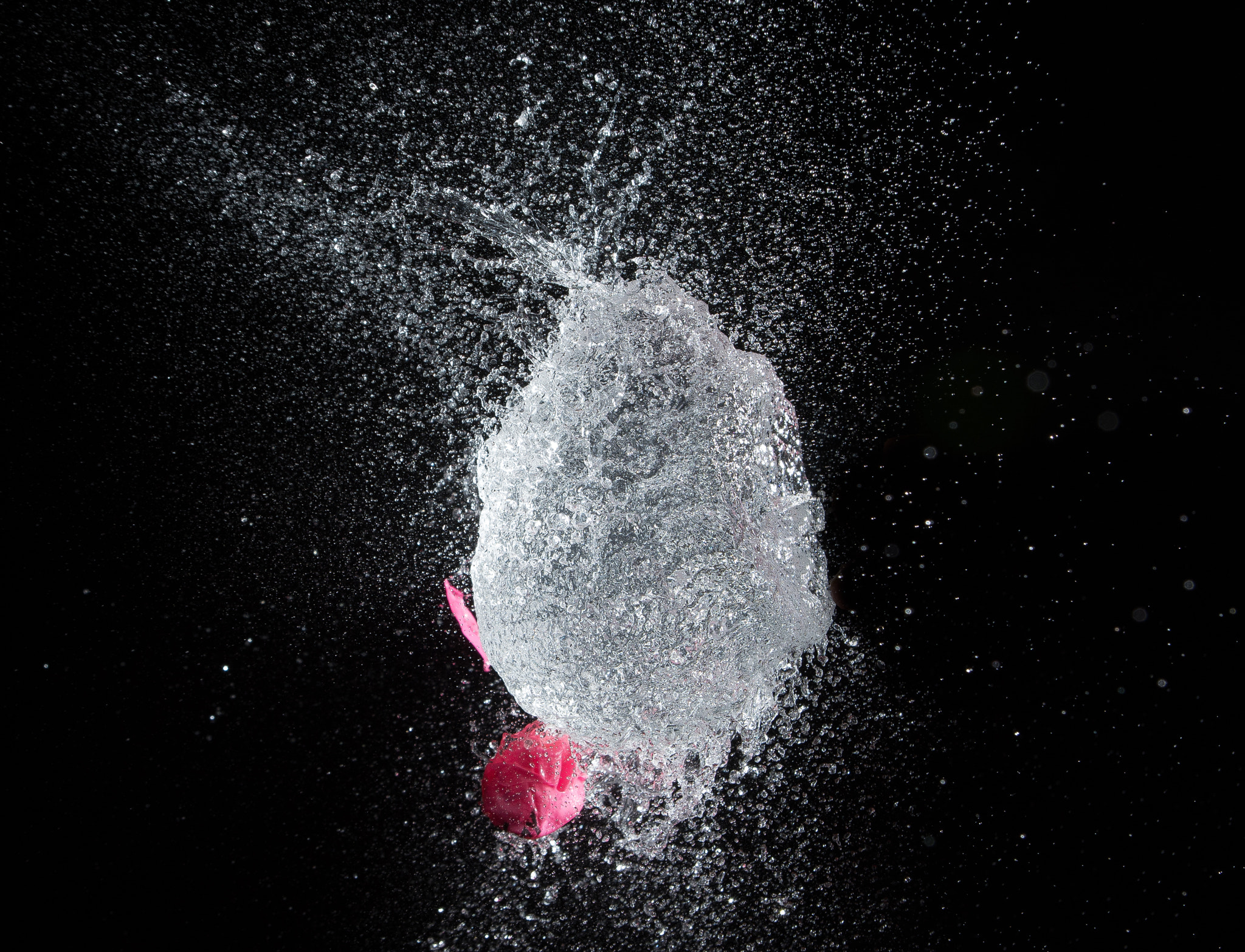 Nikon D7100 sample photo. The strong splash photography