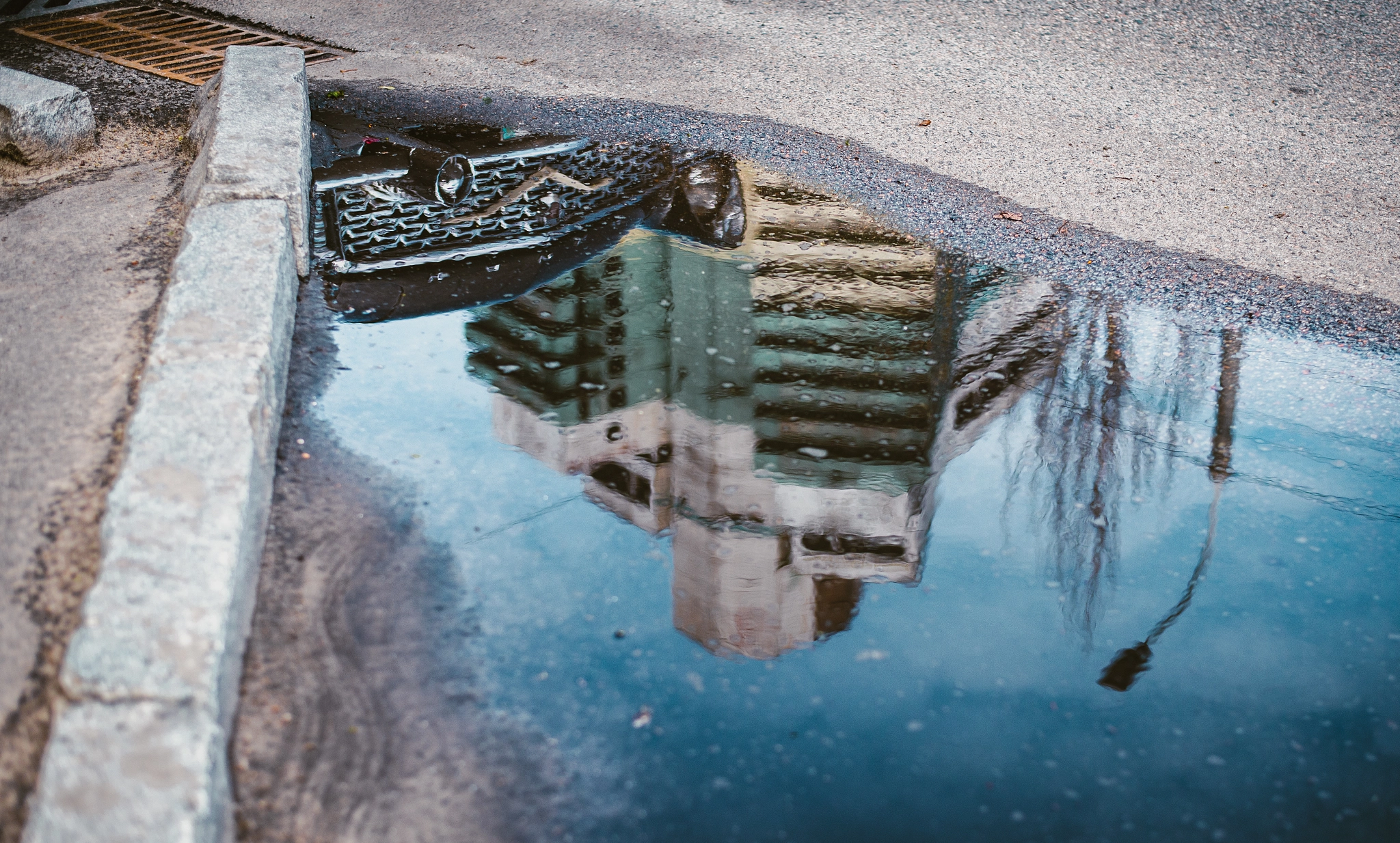 Nikon D600 + Nikon AF-S Nikkor 50mm F1.8G sample photo. Reflection of real life photography