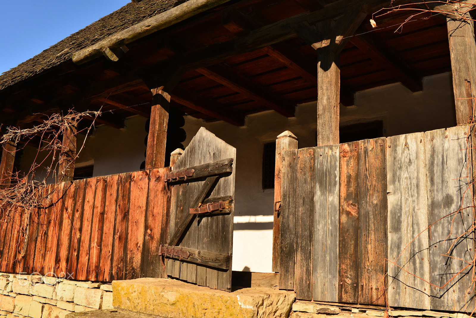 Nikon AF-S Nikkor 35mm F1.4G sample photo. Little porch photography