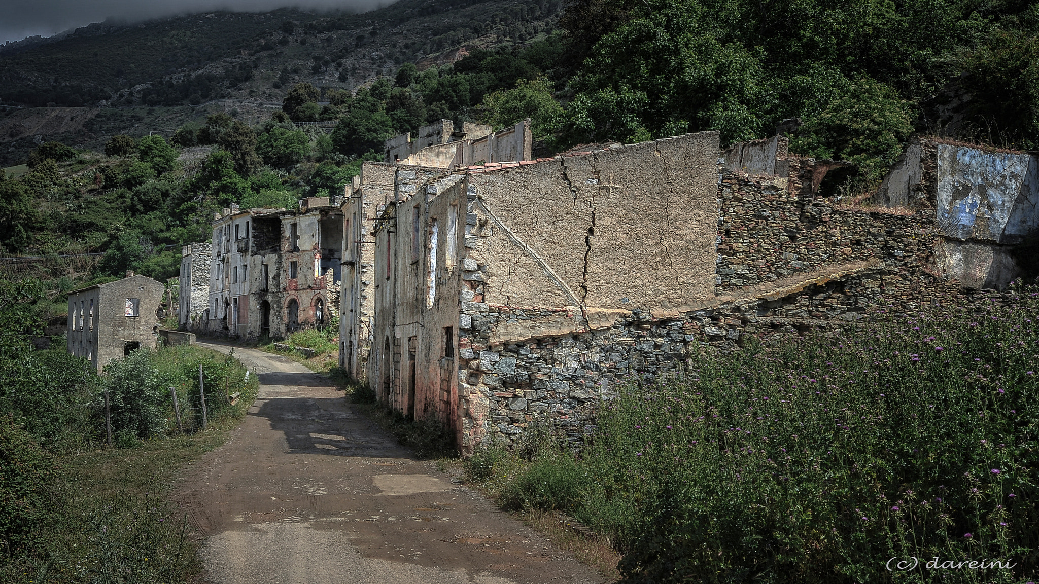 Nikon D3 sample photo. Geisterdorf gairo vecchio (ghost town) photography