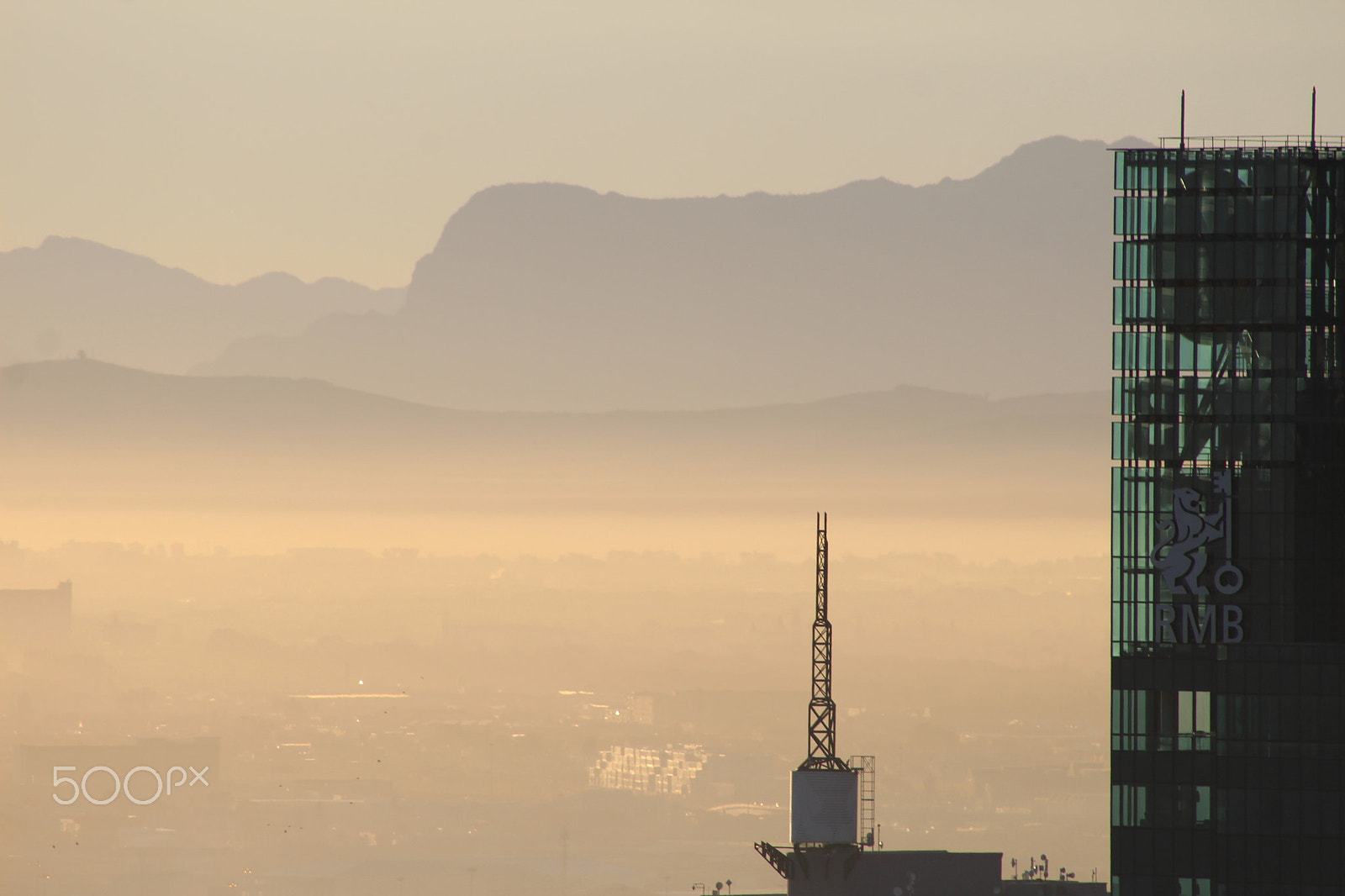 Canon EOS 1200D (EOS Rebel T5 / EOS Kiss X70 / EOS Hi) + EF75-300mm f/4-5.6 sample photo. Cape town sunrise photography