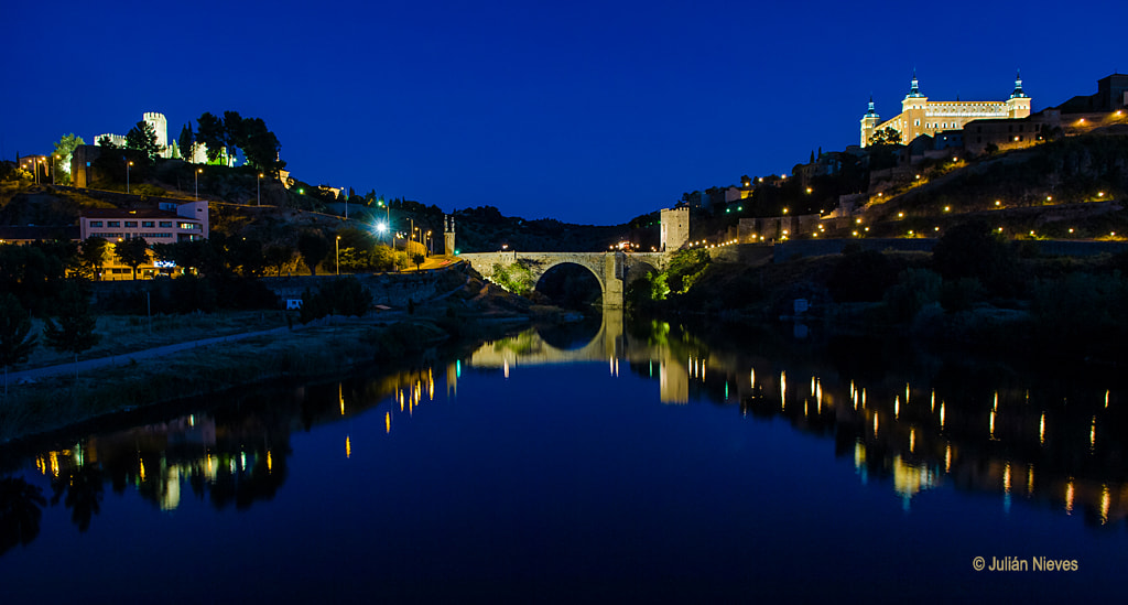 Nikon D2X sample photo. Reflejos de toledo photography
