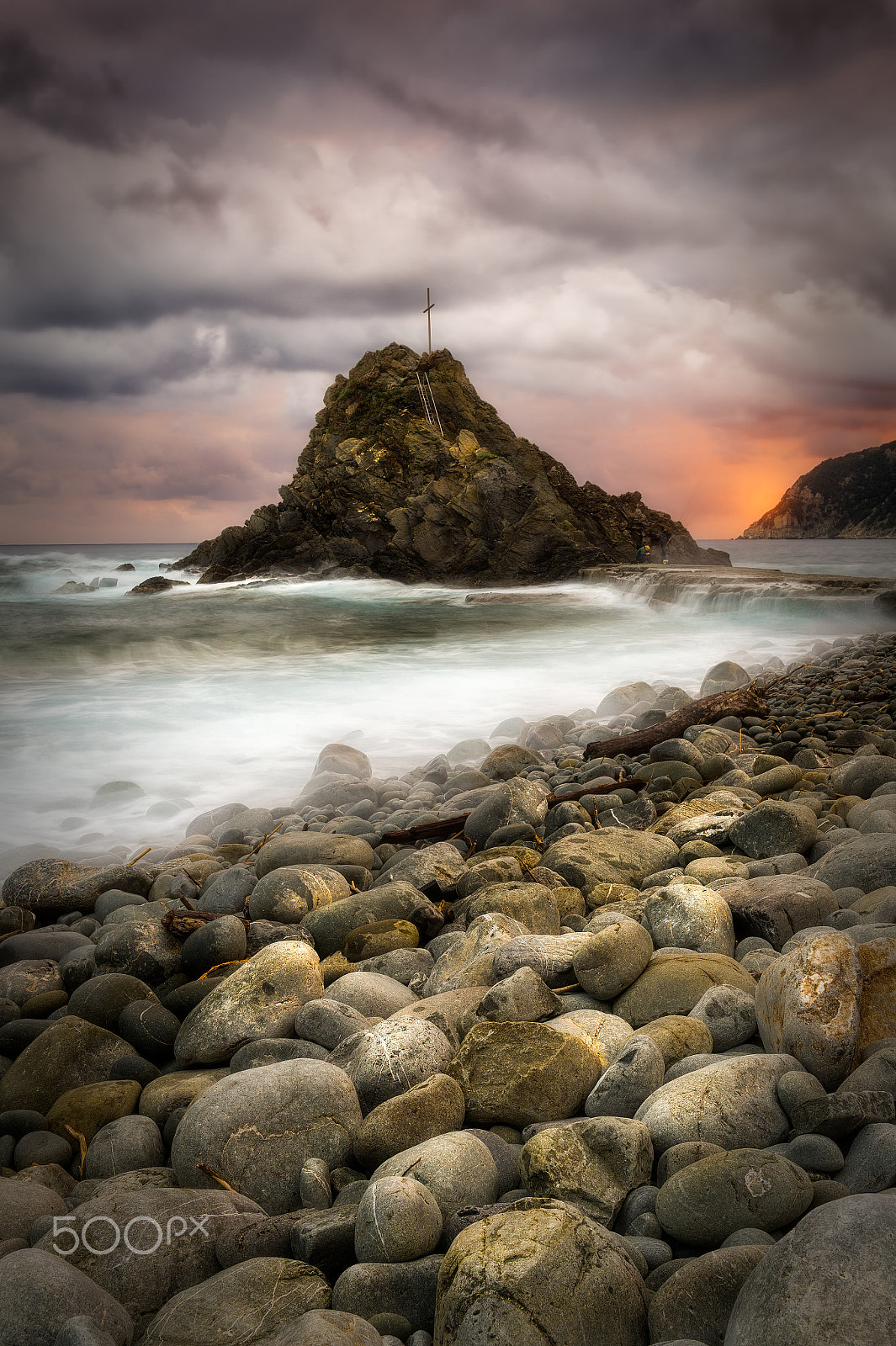 Nikon AF-S Nikkor 24-70mm F2.8G ED sample photo. Riva trigoso... photography