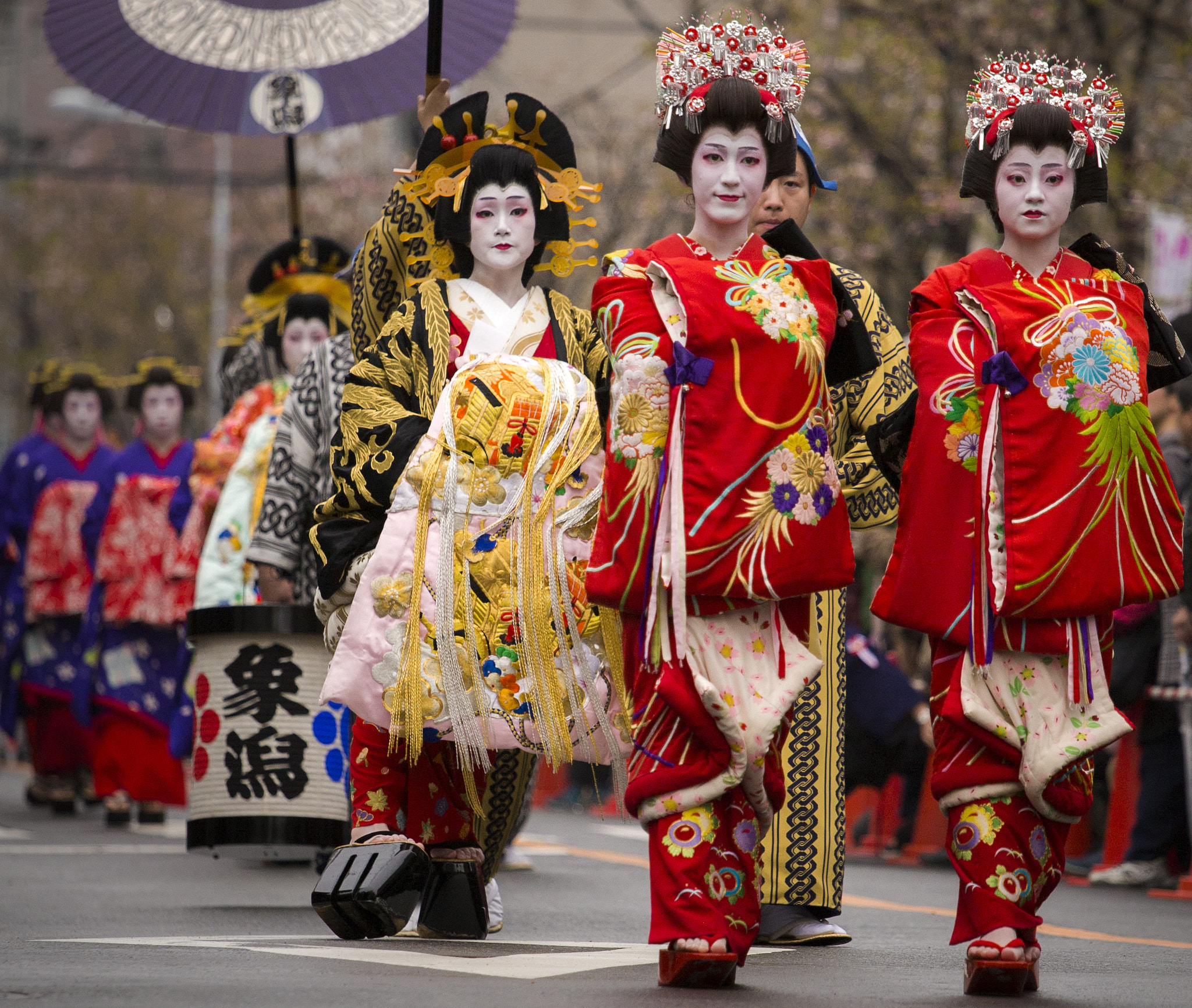 Canon EOS 6D + Canon EF 70-200mm F4L IS USM sample photo. Asakusa oiran parade photography