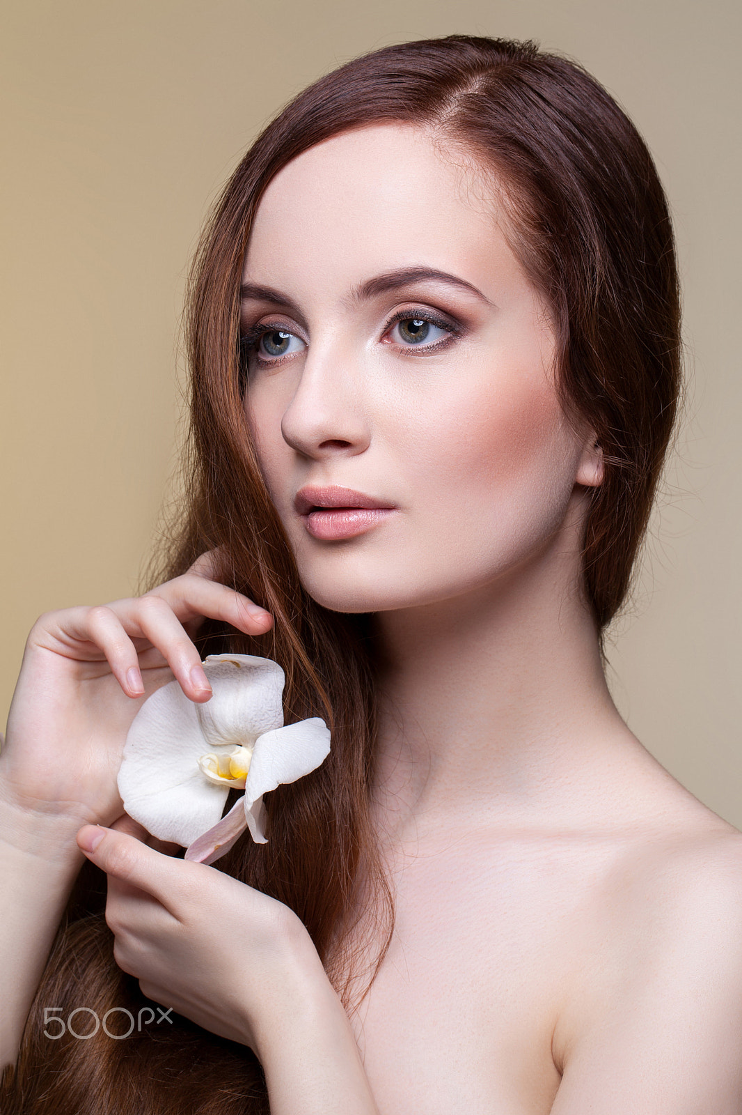 Canon EF 100mm F2.8L Macro IS USM sample photo. Beautiful girl with long red brown hair photography