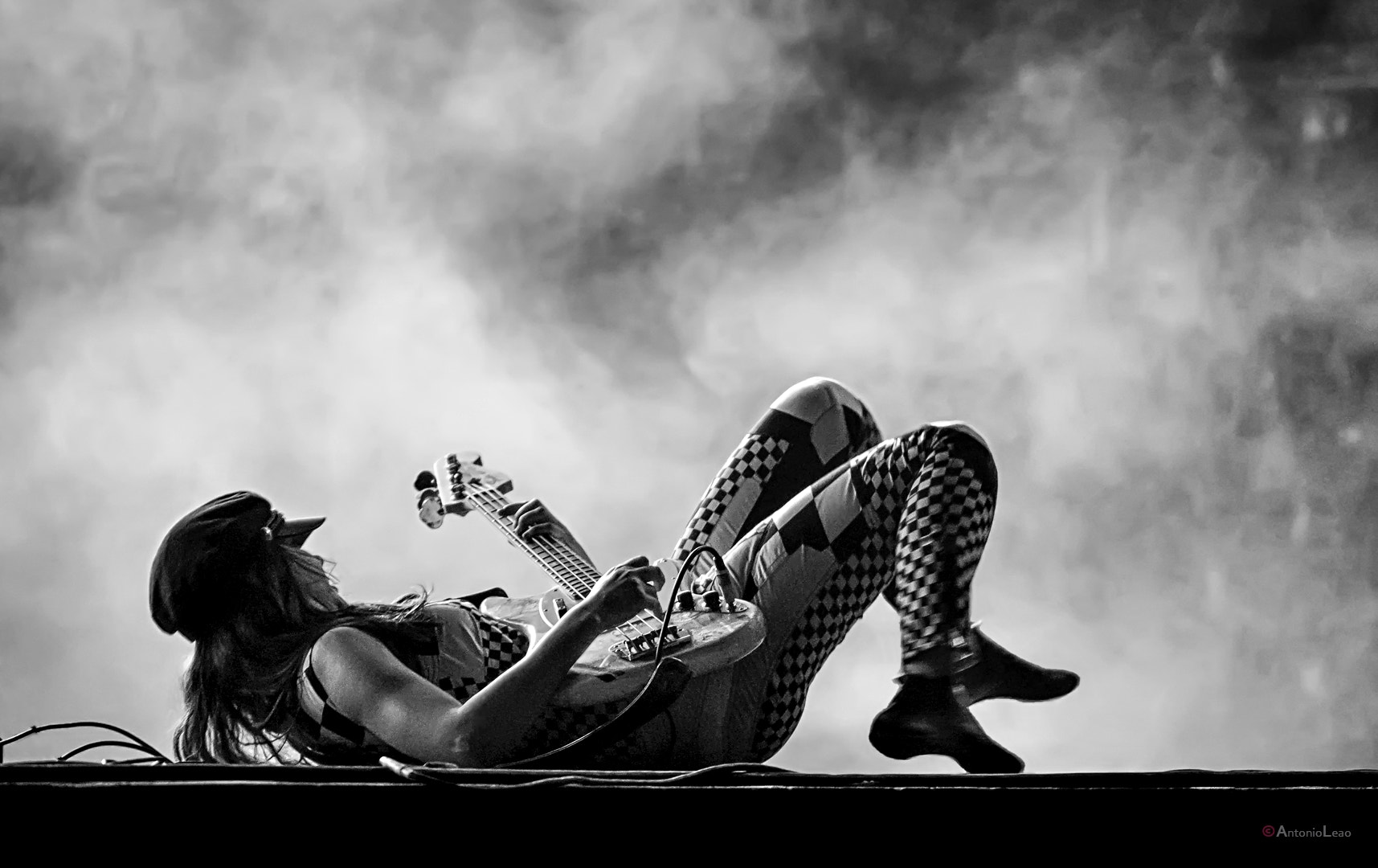 Canon EF 70-200mm F2.8L IS II USM sample photo. Crazy fast bass solo photography