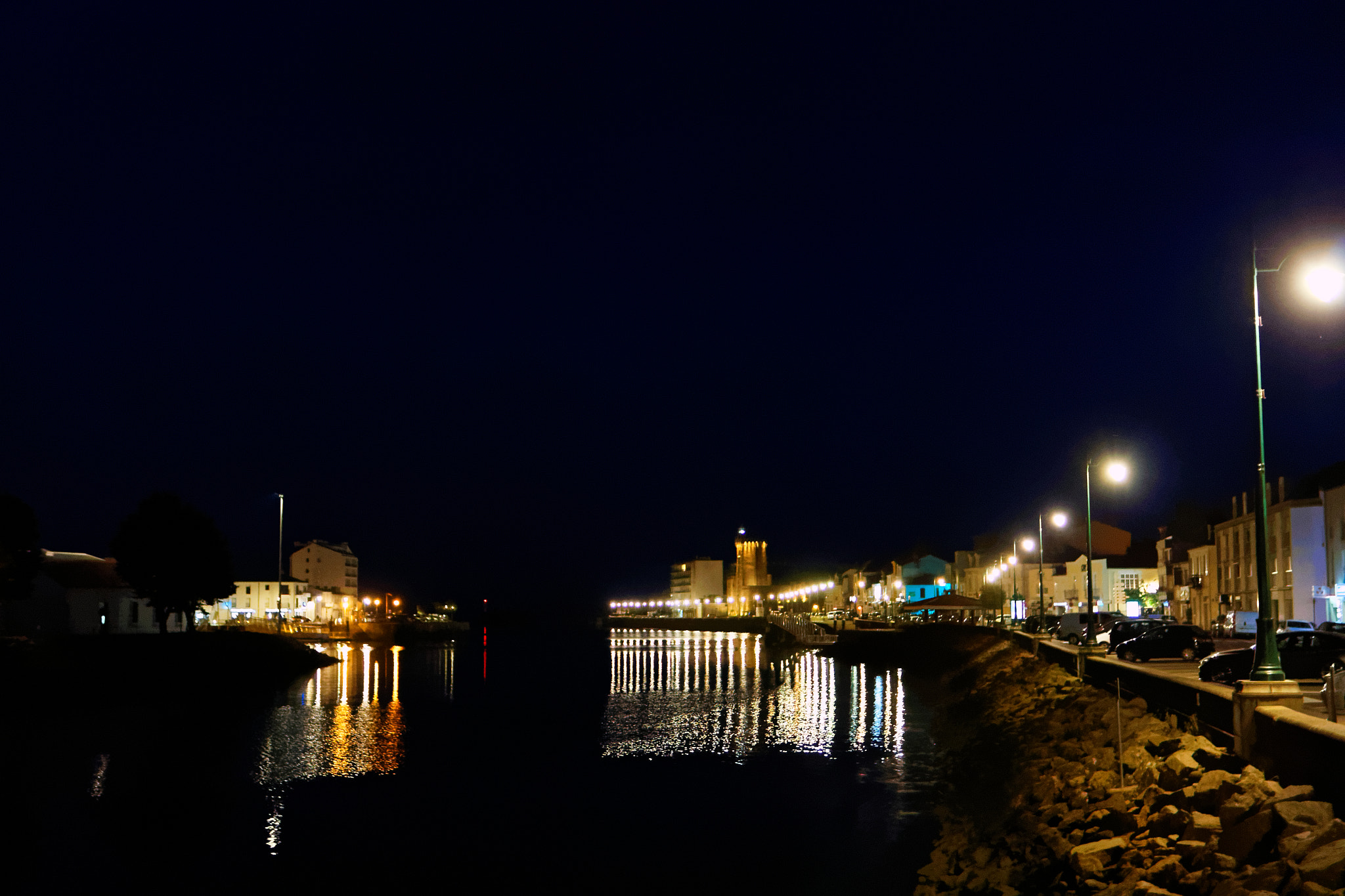 Sigma 17-70mm F2.8-4 DC Macro OS HSM sample photo. Le chenal, la nuit. photography