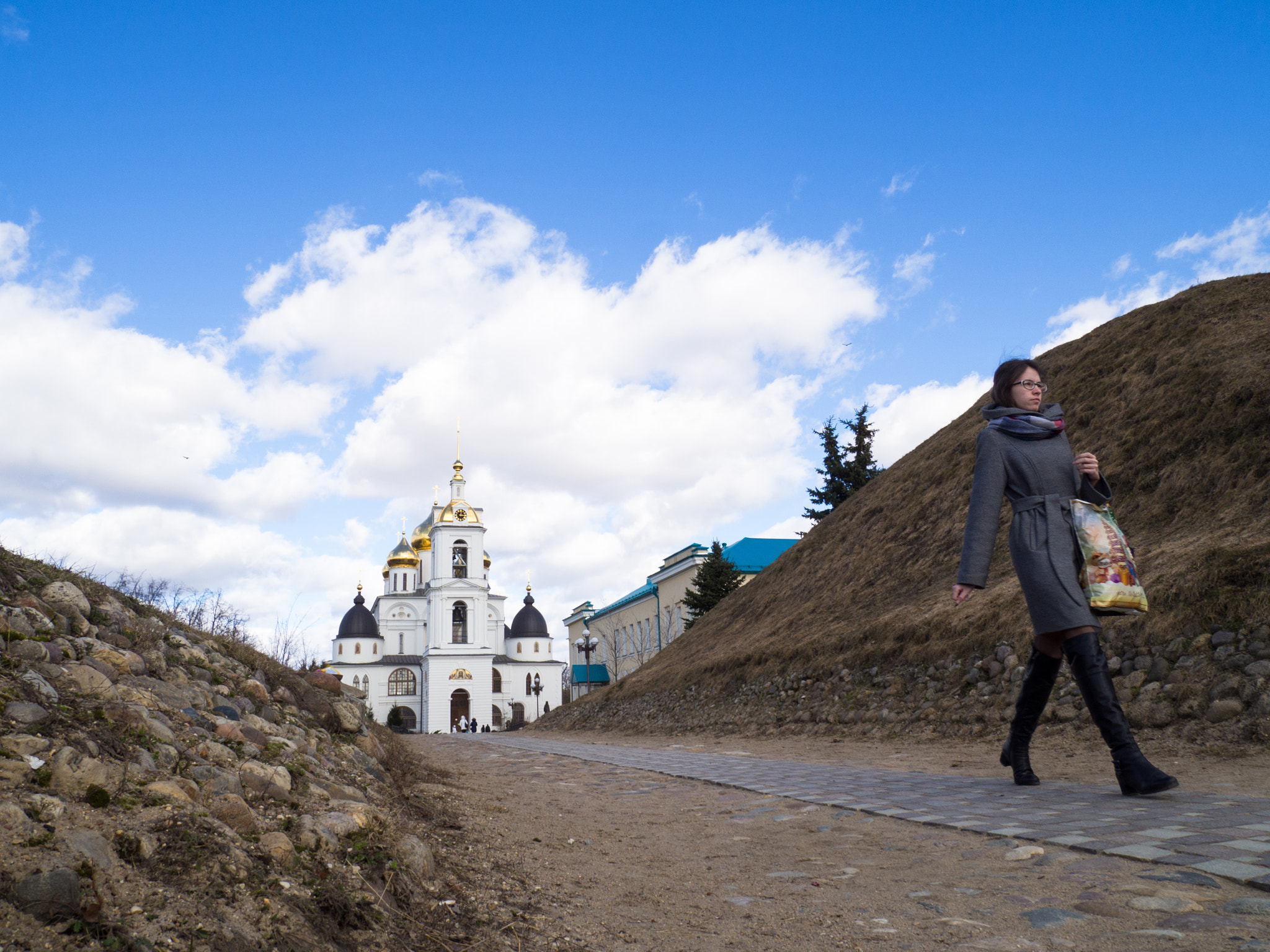 Olympus OM-D E-M10 sample photo. Wall of small kremlin photography