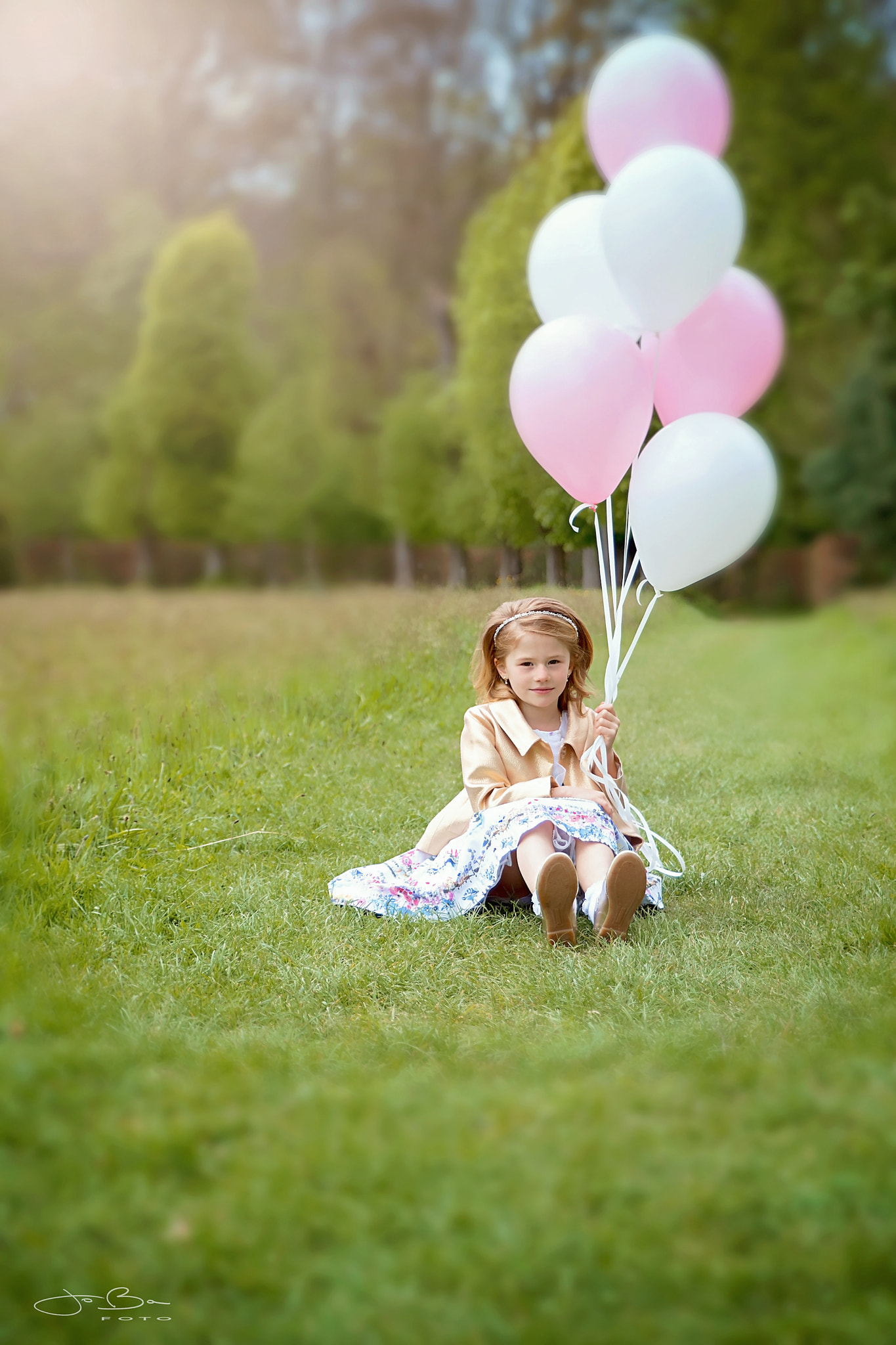 Sigma 24-70mm F2.8 EX DG Macro sample photo. Balloon girl photography