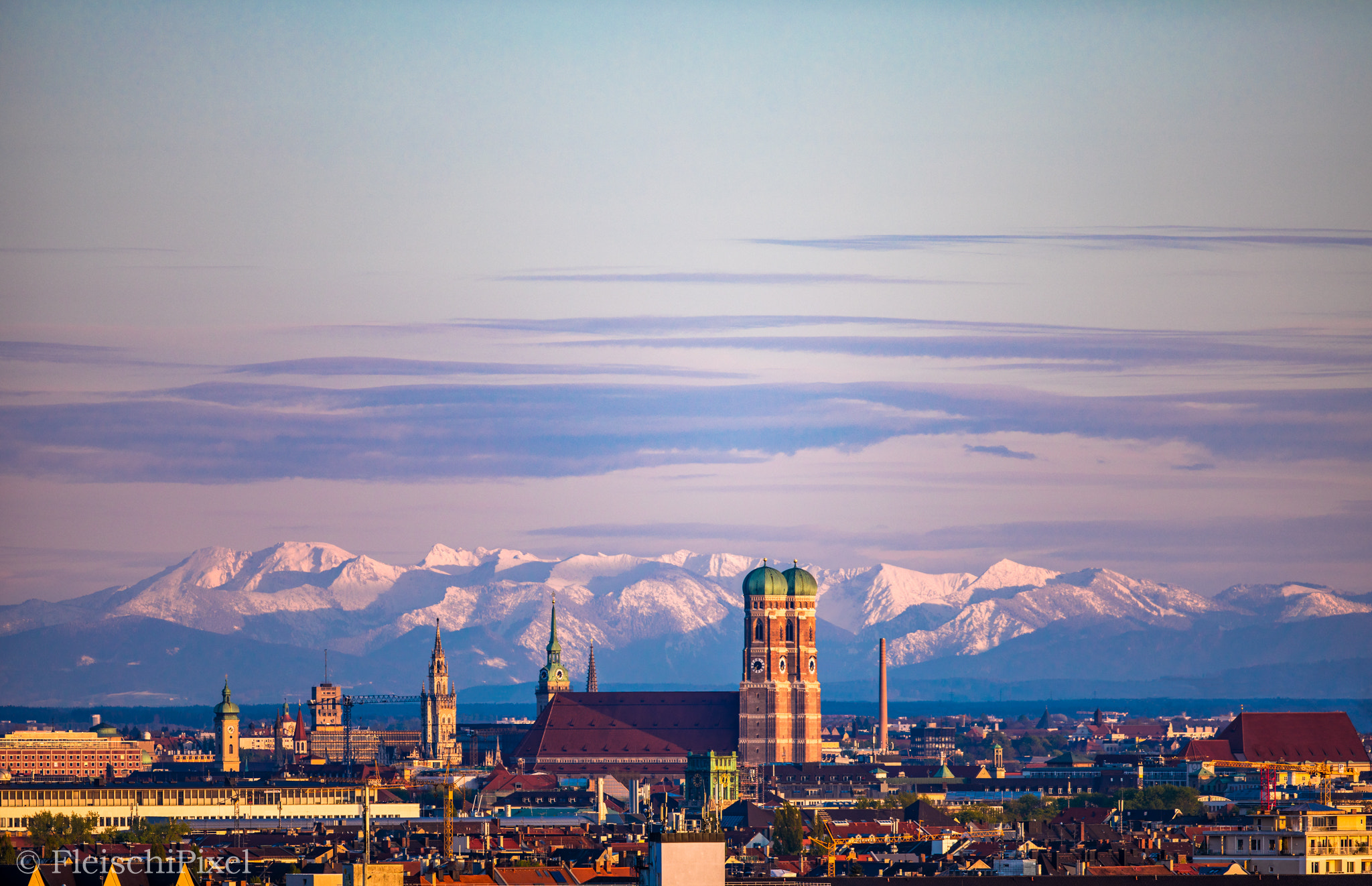 Canon EOS 5D Mark IV + Canon EF 300mm F2.8L IS II USM sample photo. Munich skyline photography