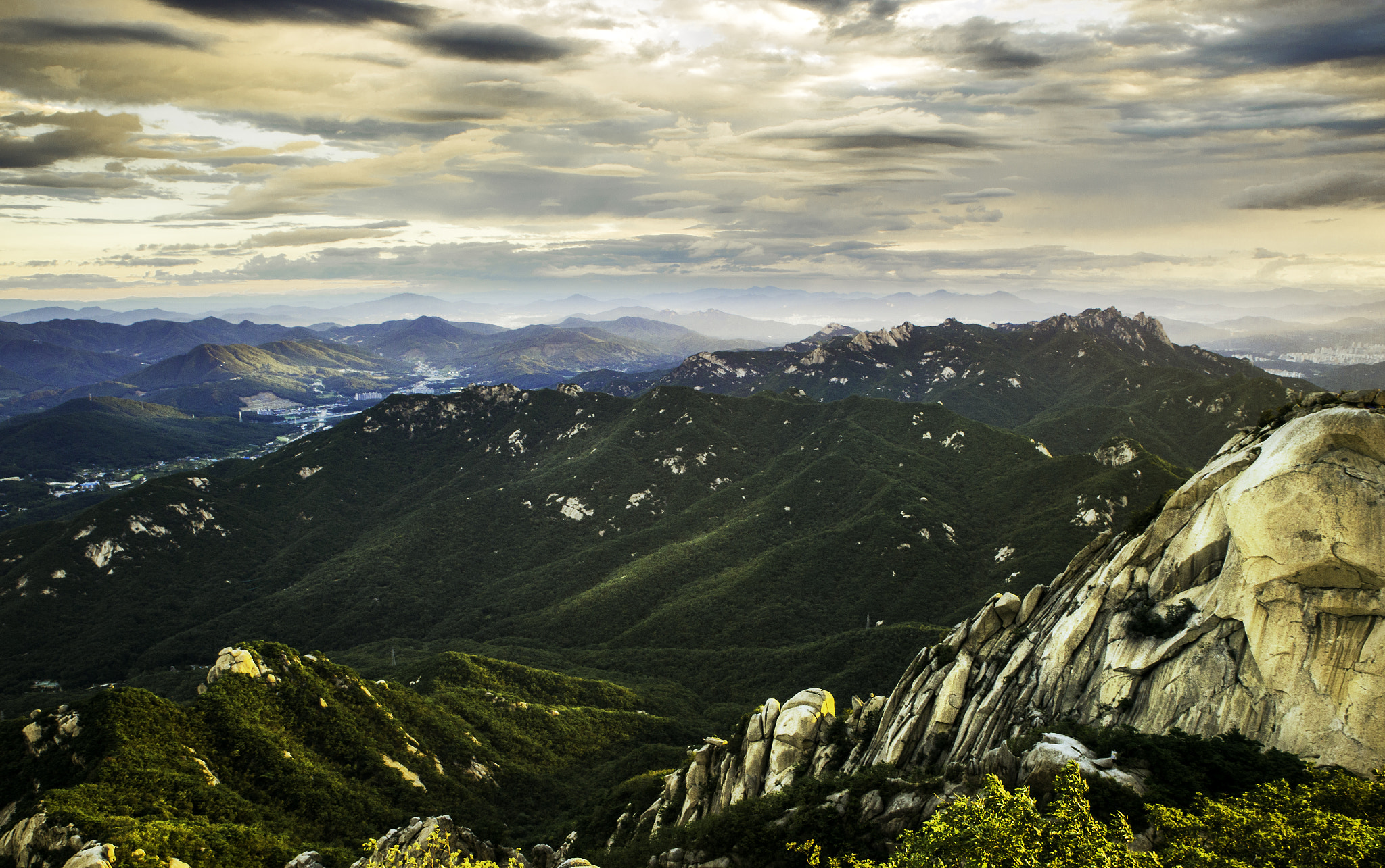 Canon EOS 6D + Sigma 24-70mm F2.8 EX DG Macro sample photo. Bukhansan mountain photography