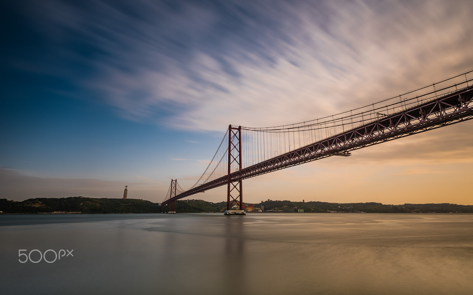 Nikon AF-S Nikkor 16-35mm F4G ED VR sample photo. Un vent de soufle sur le pont photography
