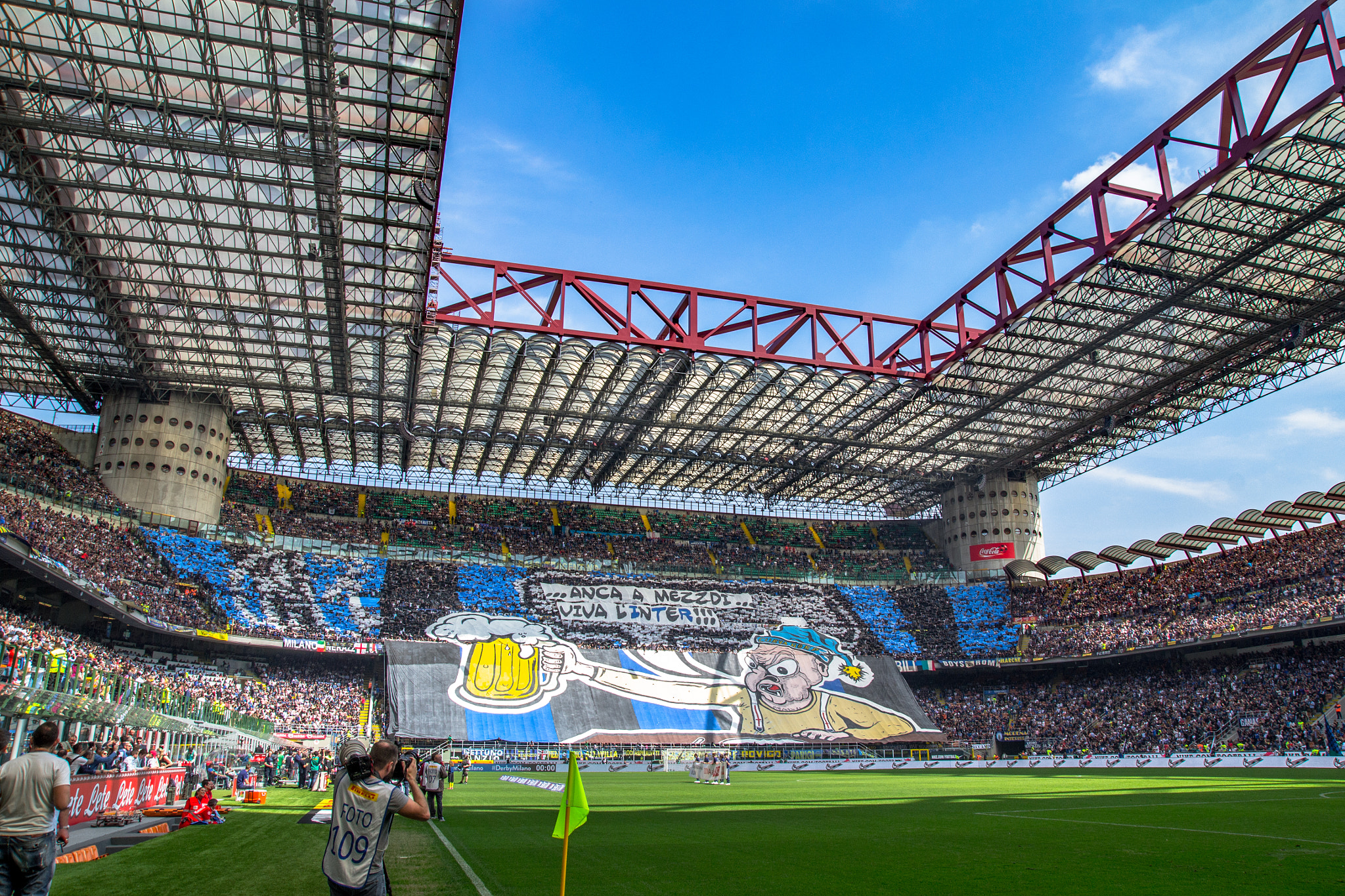 Nikon D3100 sample photo. Viva l'inter photography