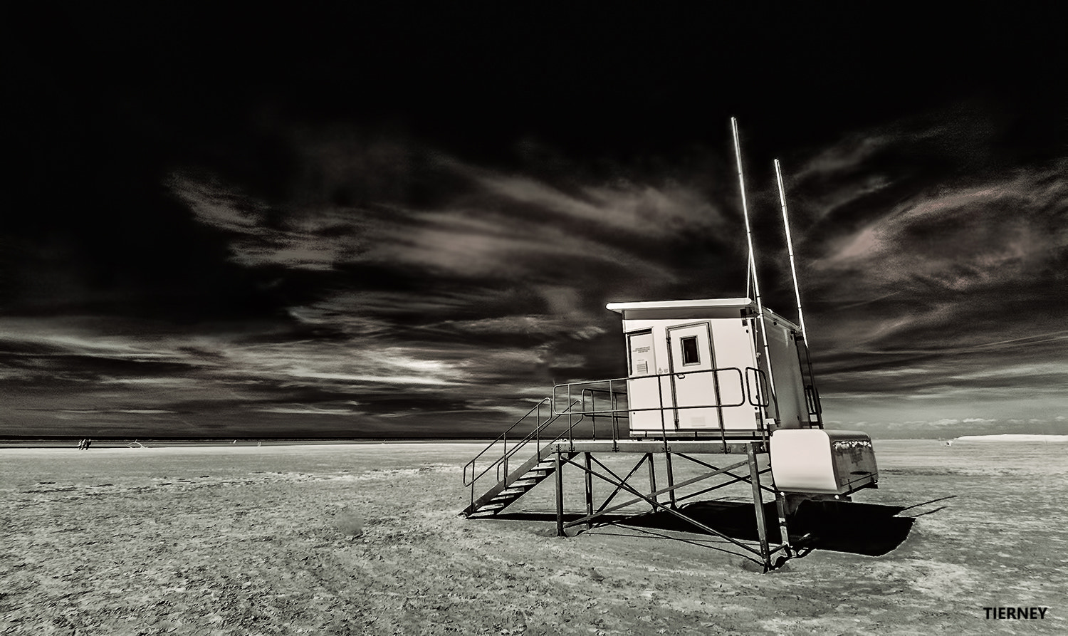 Sigma 10-20mm F4-5.6 EX DC HSM sample photo. Lifeguards photography
