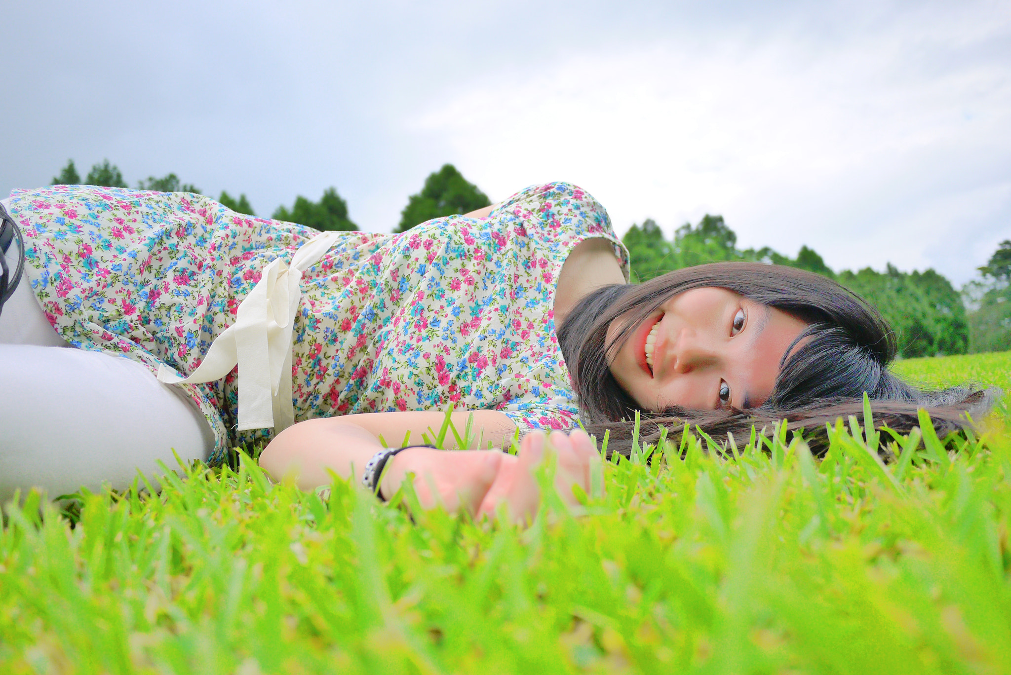 Panasonic Lumix DMC-GF2 + Panasonic Lumix G 14mm F2.5 ASPH sample photo. Smiling girl photography