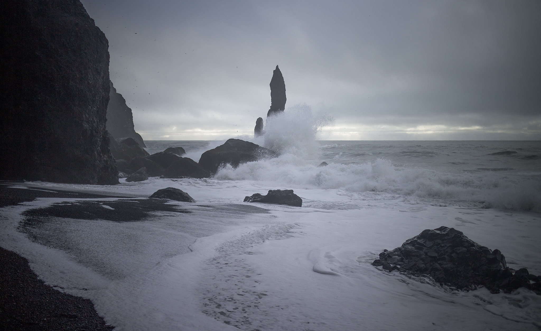 Canon EF-M 22mm F2 STM sample photo. Waves photography