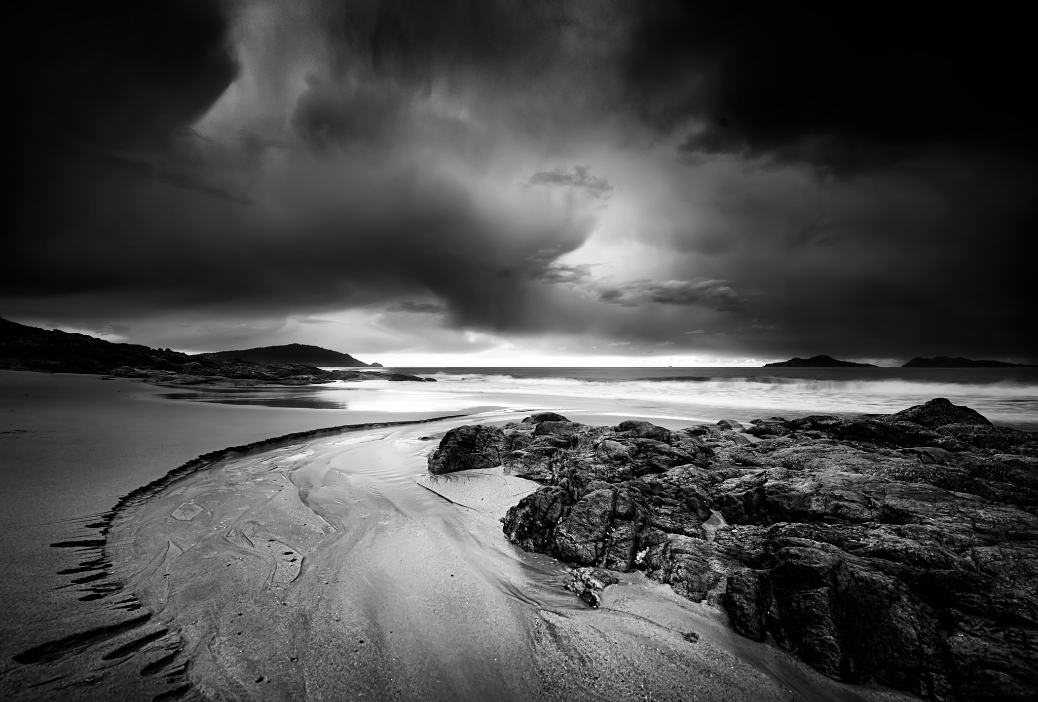 Nikon AF-S Nikkor 14-24mm F2.8G ED sample photo. The storm photography
