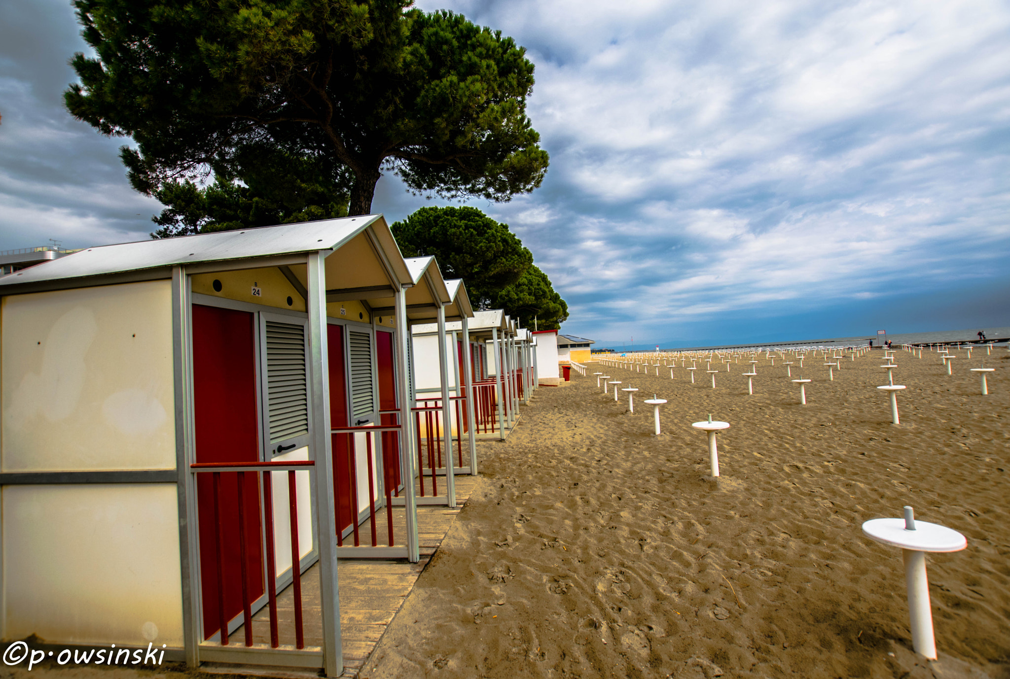 Nikon D5300 + Sigma 10-20mm F3.5 EX DC HSM sample photo. Bathing boxes / italy photography