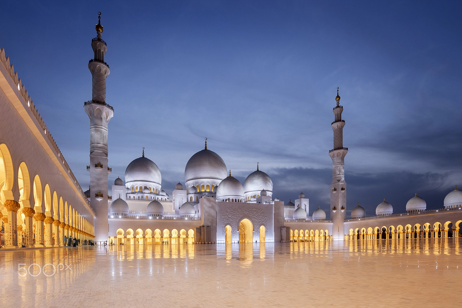 Canon EF 16-35mm F4L IS USM sample photo. Sheikh zayed mosque photography
