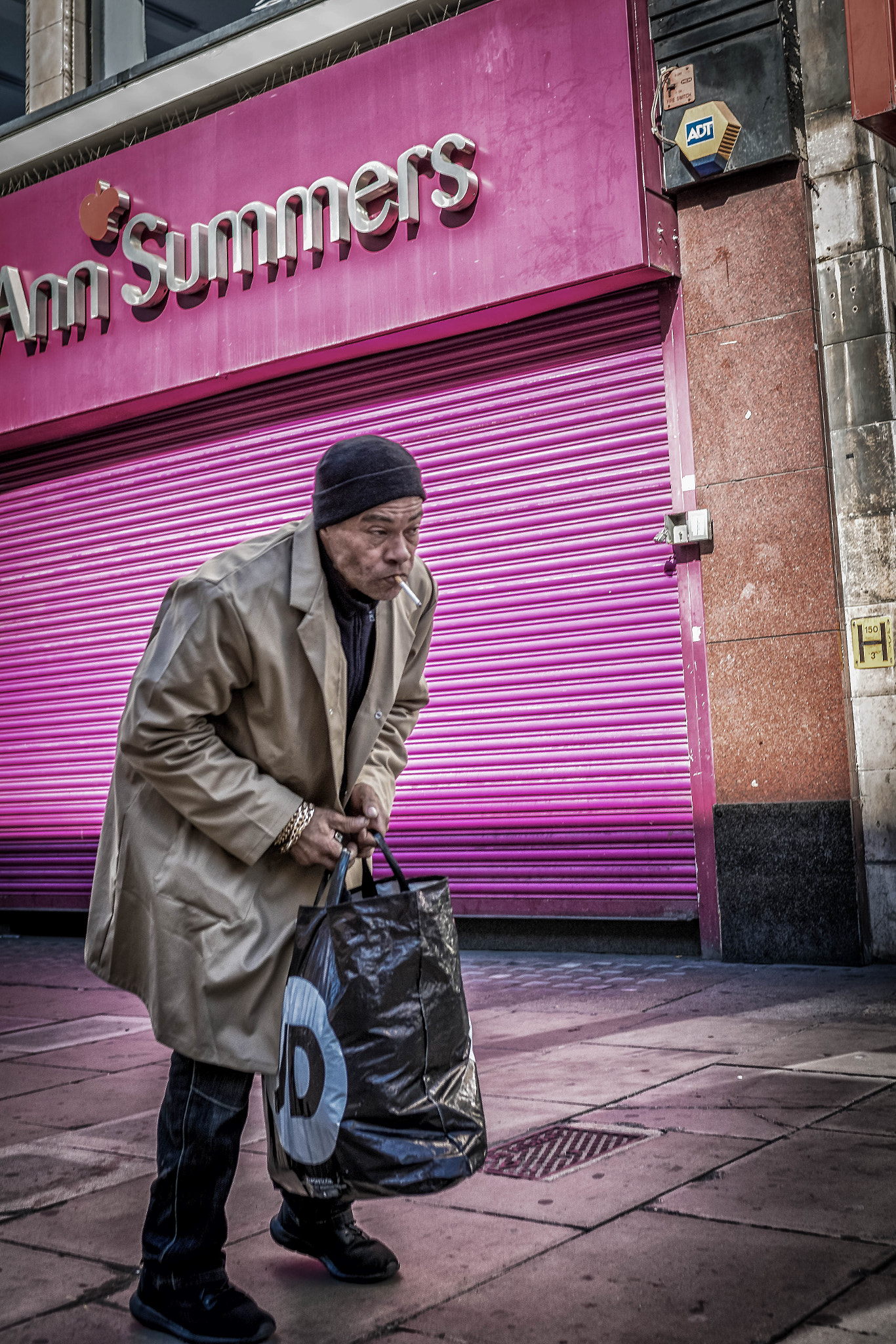 Sigma 35mm F1.4 DG HSM Art sample photo. Knee trembler photography
