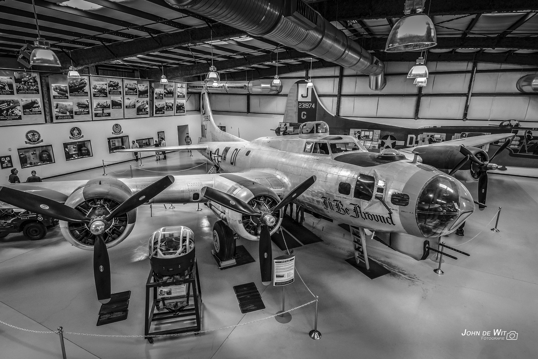 Canon EOS 60D sample photo. The b-17 "flying fortress" photography