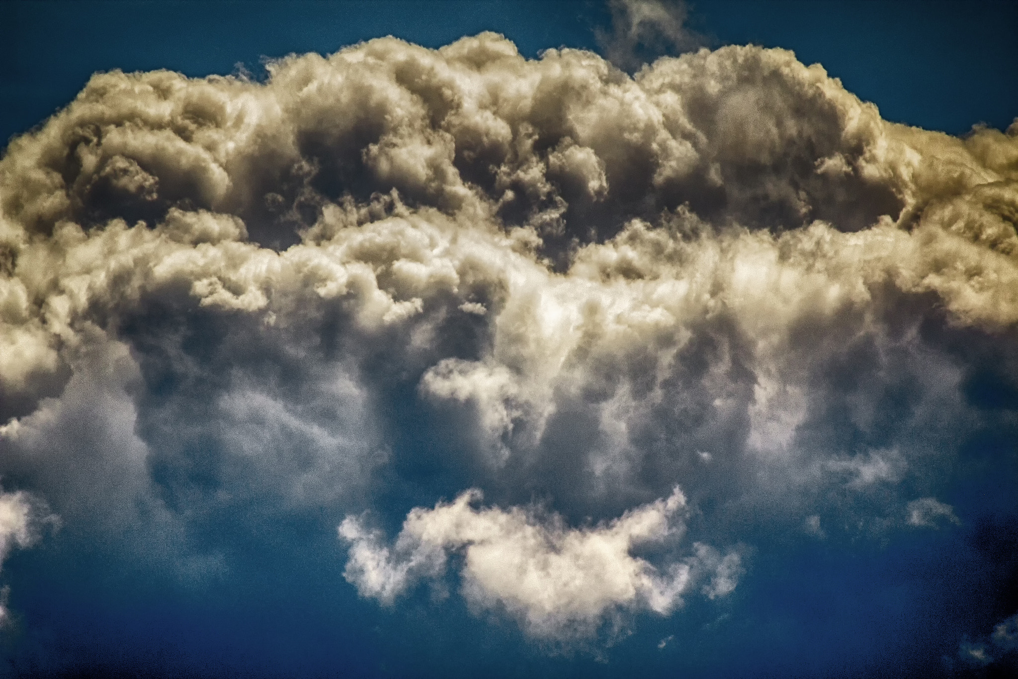Canon EF 100-400mm F4.5-5.6L IS USM sample photo. Clouds photography