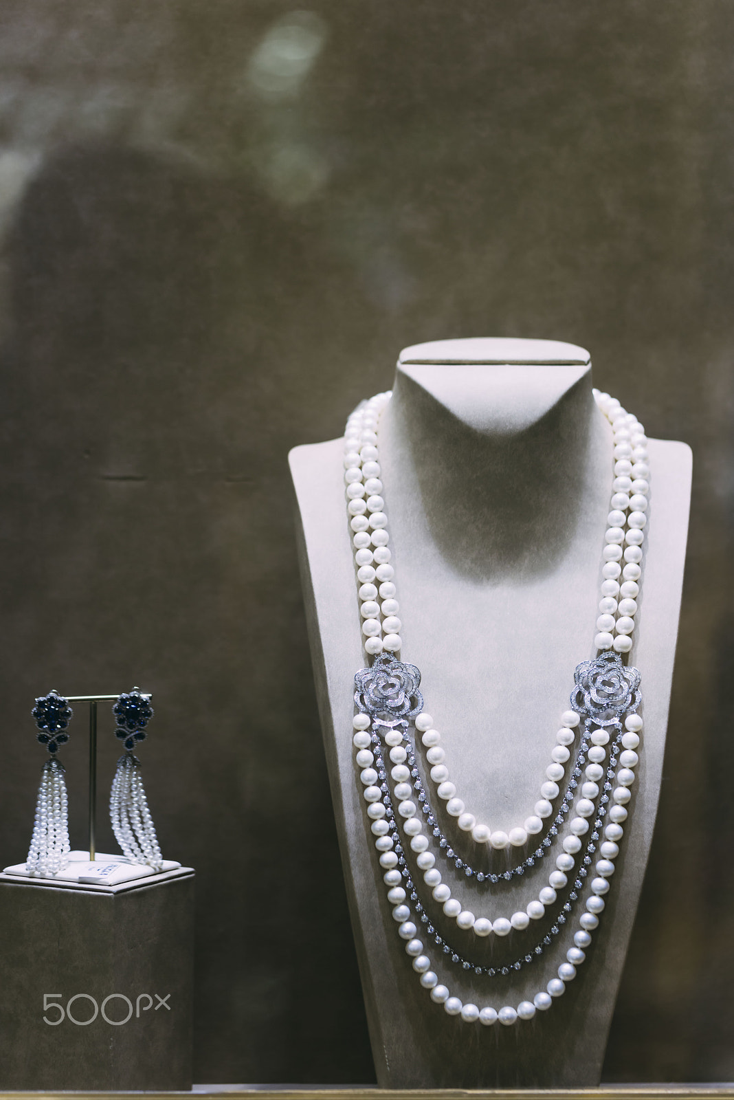 Nikon D810 sample photo. Jewelry showcase photography