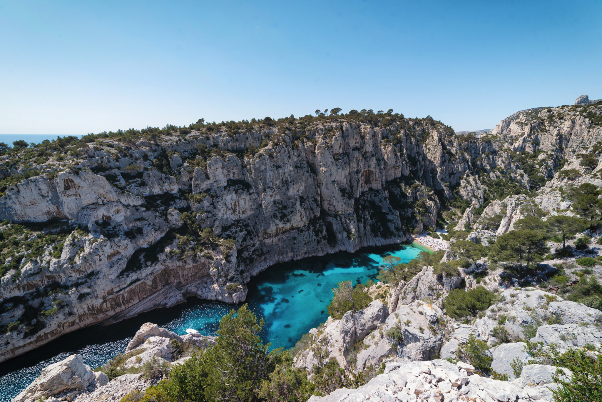Samyang 14mm F2.8 ED AS IF UMC sample photo. Calanque bleu photography