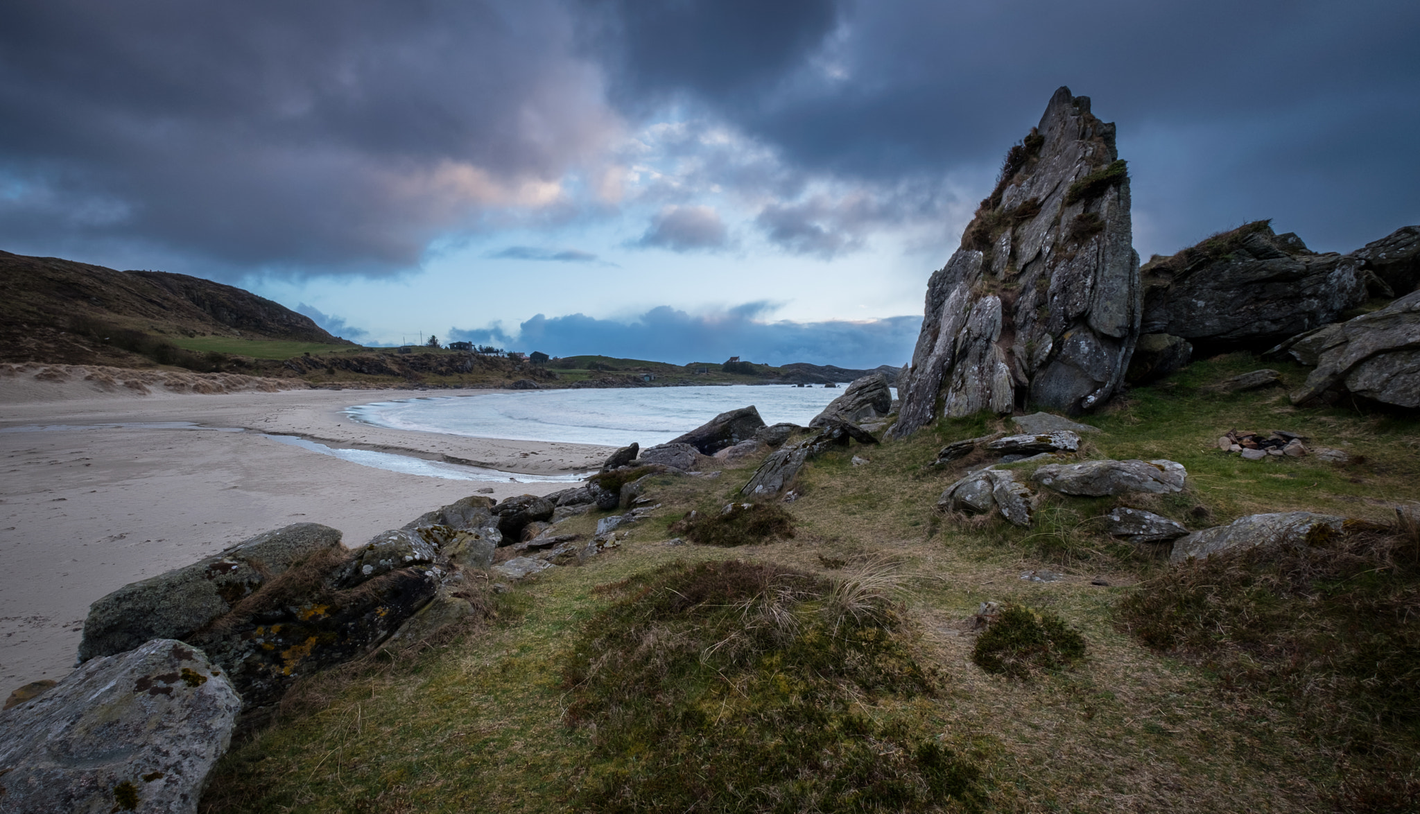 Fujifilm XF 10-24mm F4 R OIS sample photo. The rock photography