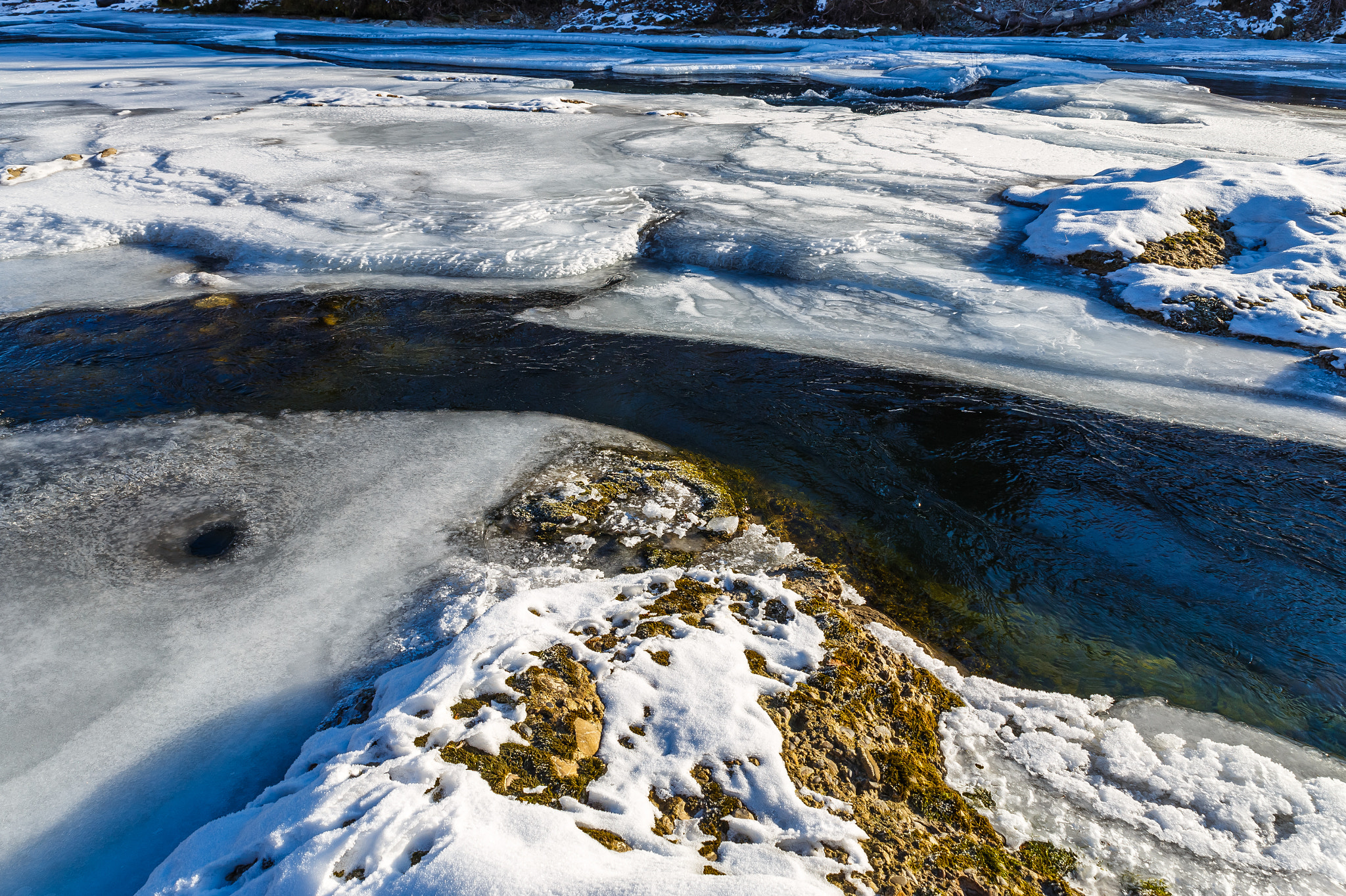Canon EOS 6D + Sigma 24-70mm F2.8 EX DG Macro sample photo. Frozen river photography