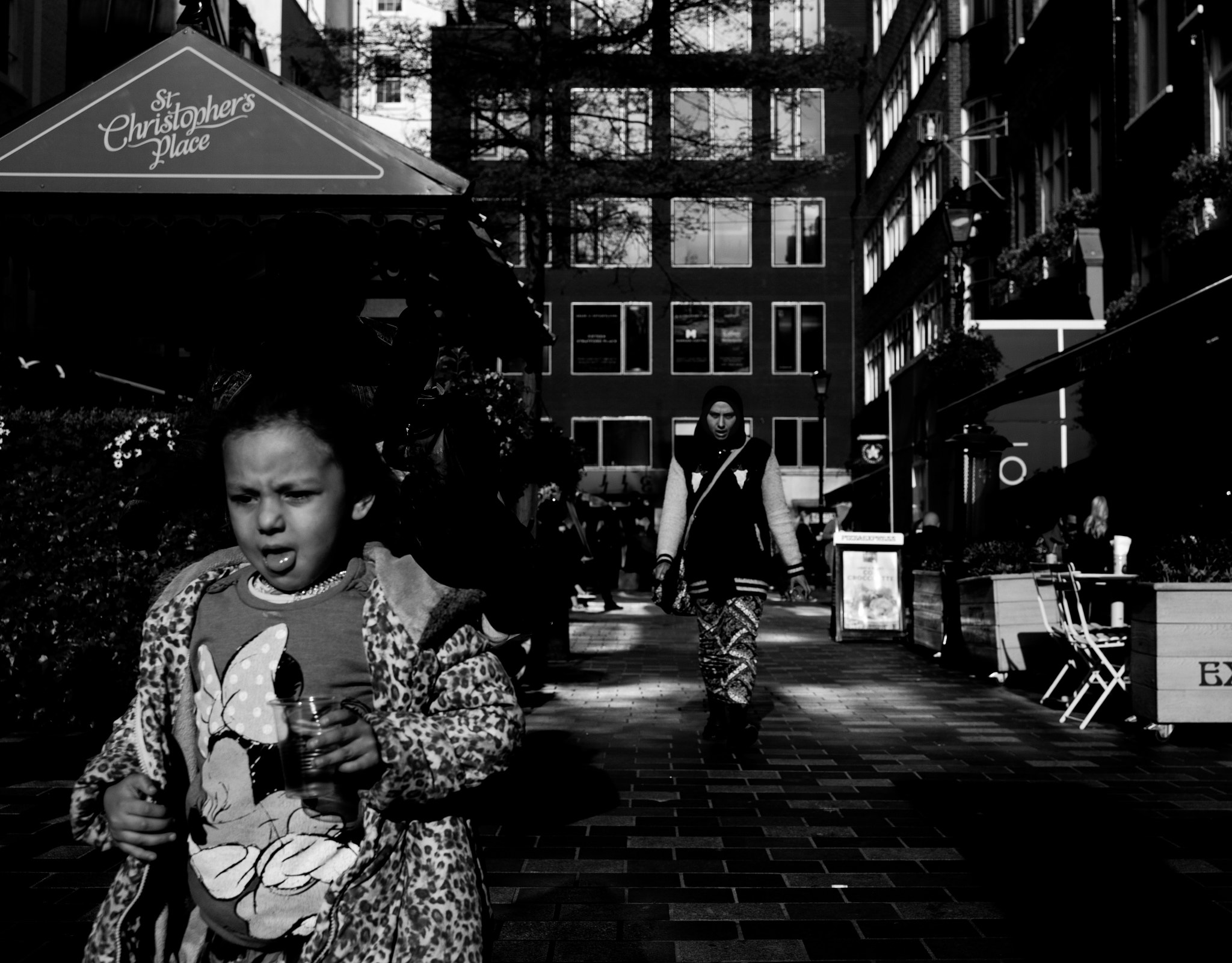 Summicron-M 1:2/35 sample photo. Run minnie run photography