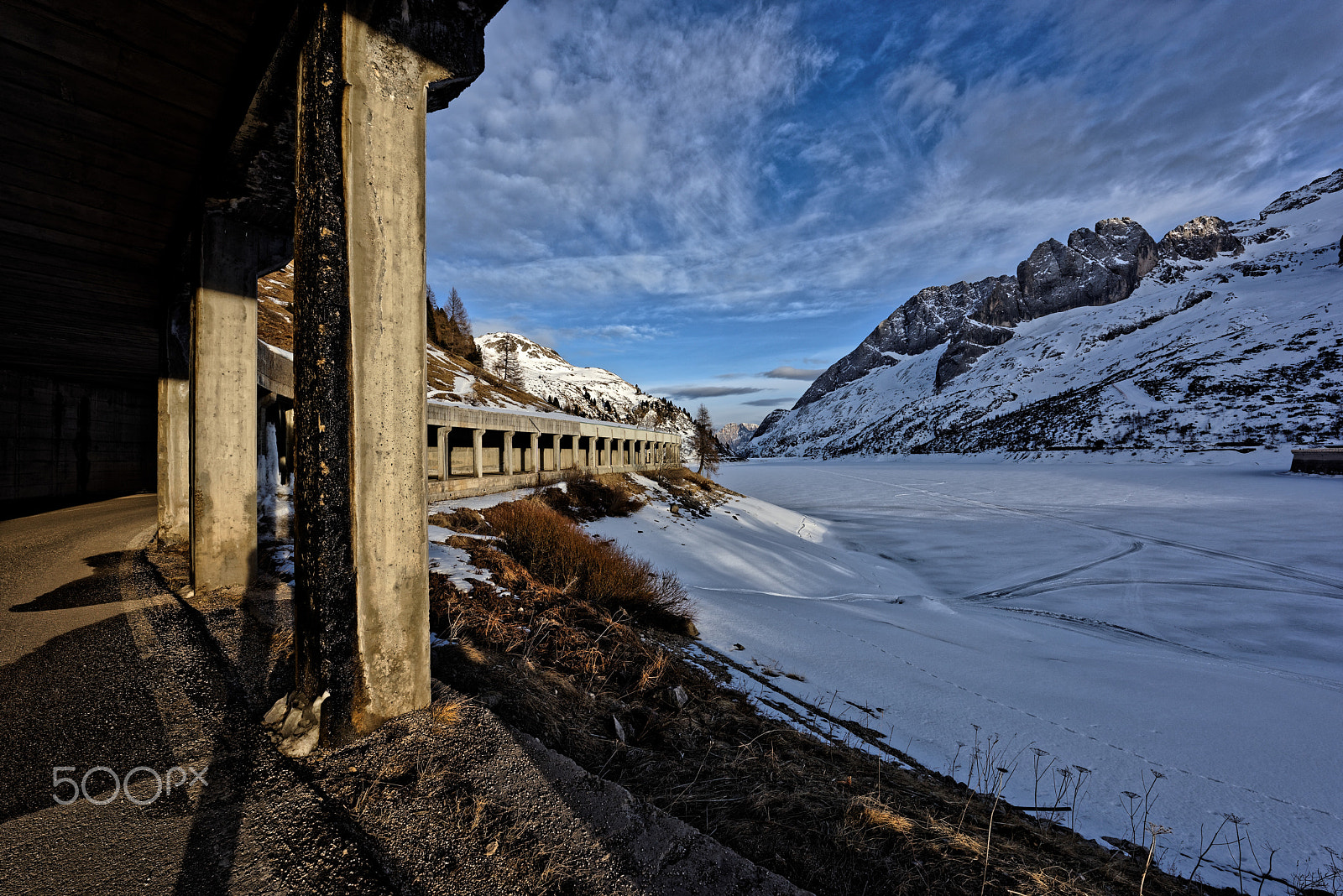 Nikon D810 sample photo. The tunnel by the frozen lake photography