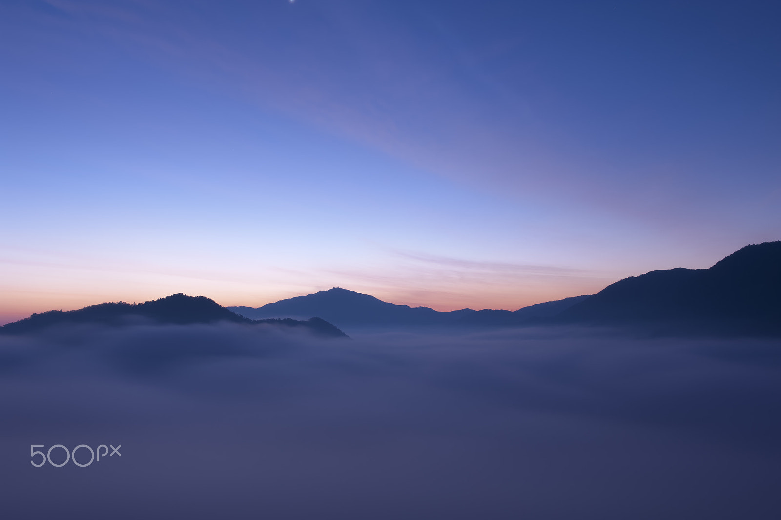 Nikon AF-S Nikkor 24-70mm F2.8G ED sample photo. Sea of clouds photography