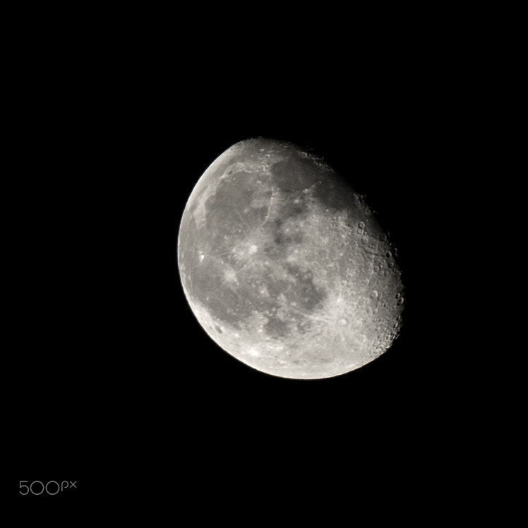 Canon EF 70-200mm F2.8L IS II USM sample photo. Moon photography