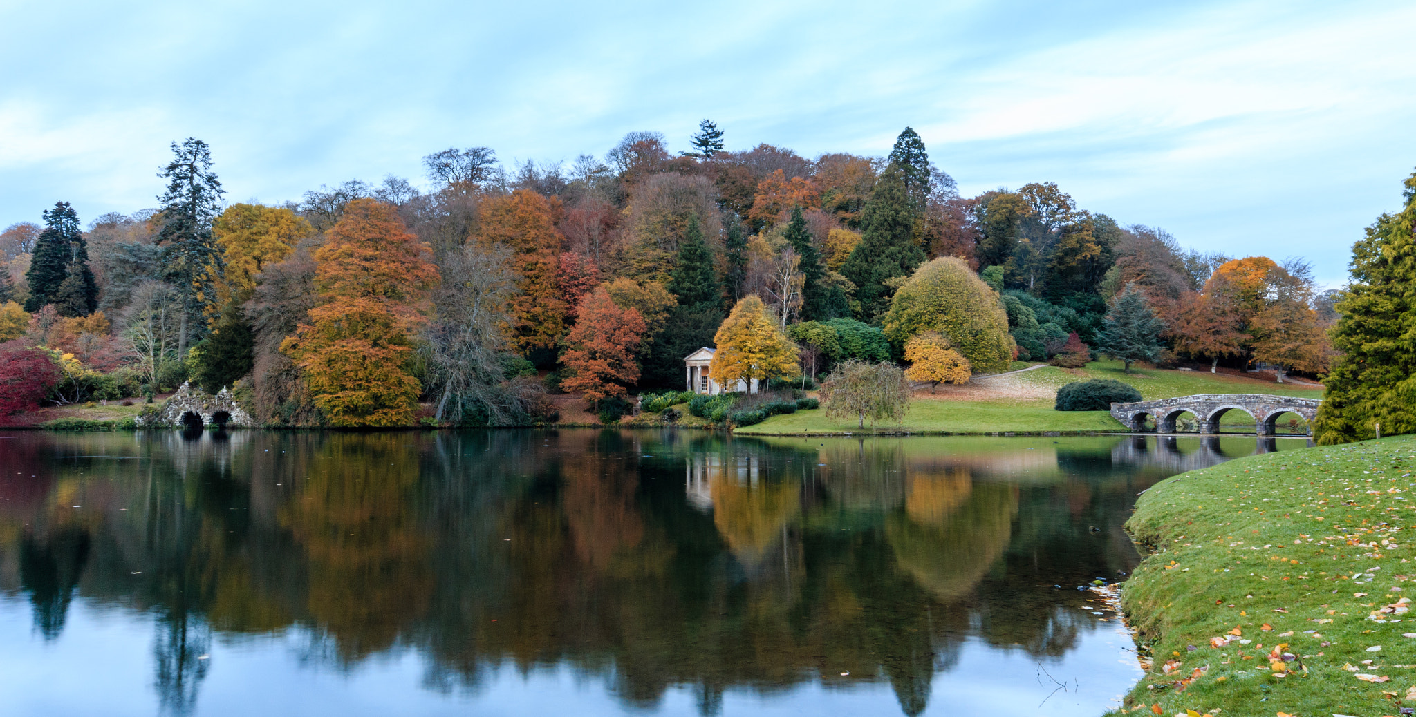 Canon EOS 70D + Sigma 10-20mm F4-5.6 EX DC HSM sample photo. Stourhead photography