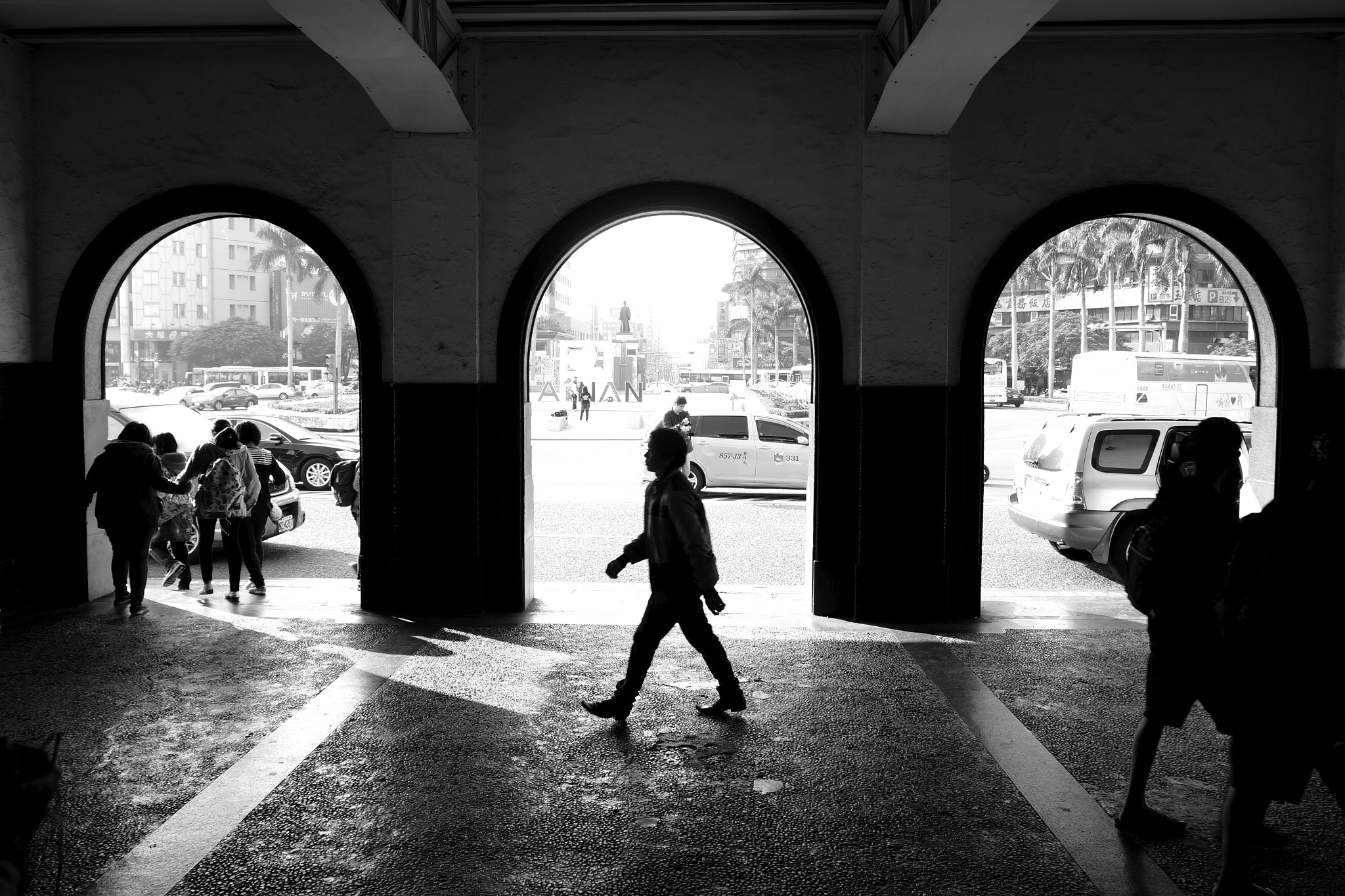 Sony Alpha NEX-7 + Sony E 18-50mm F4-5.6 sample photo. Just pass photography